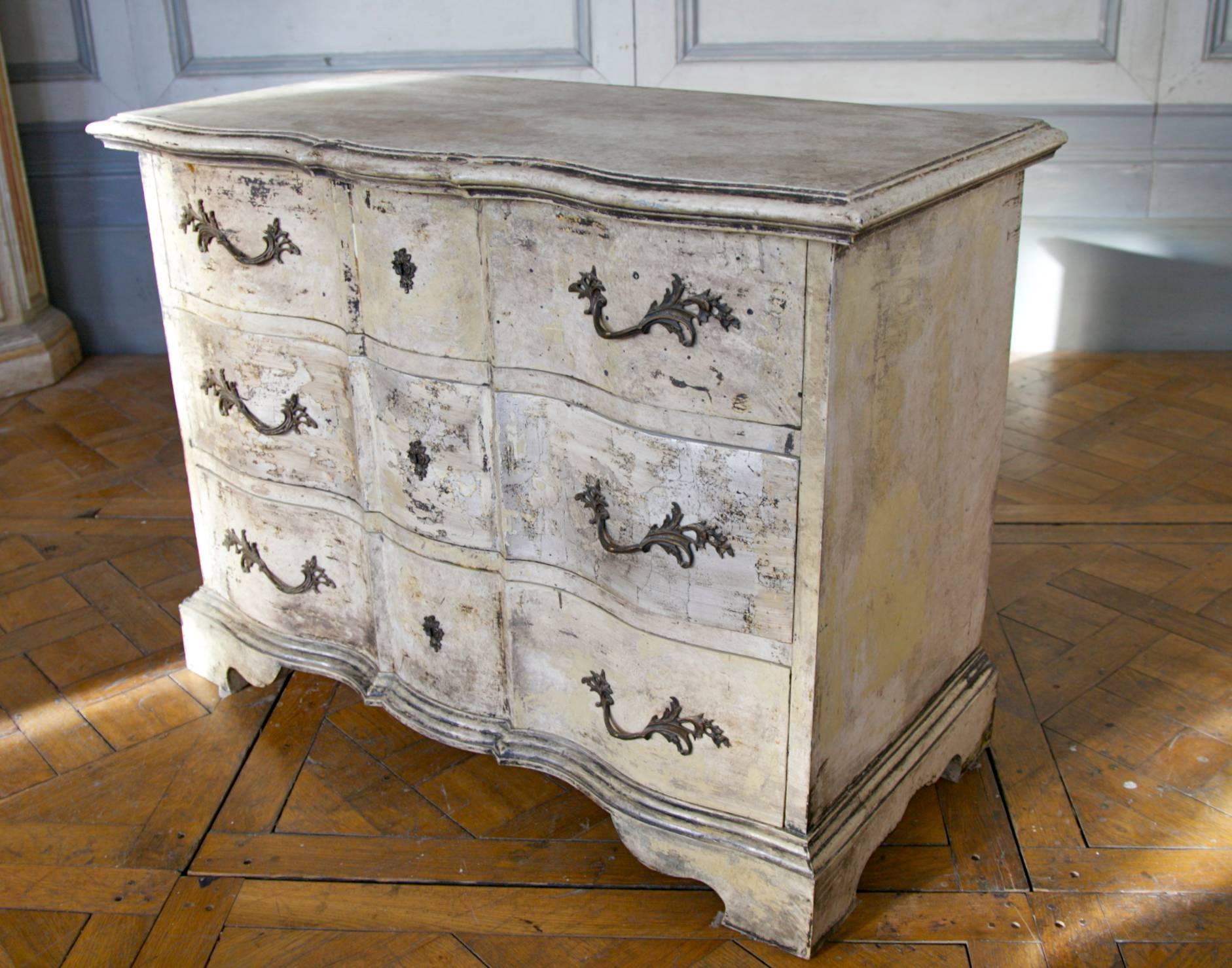 Hand-Carved Louis XIV Arbalette Chest of Drawers For Sale