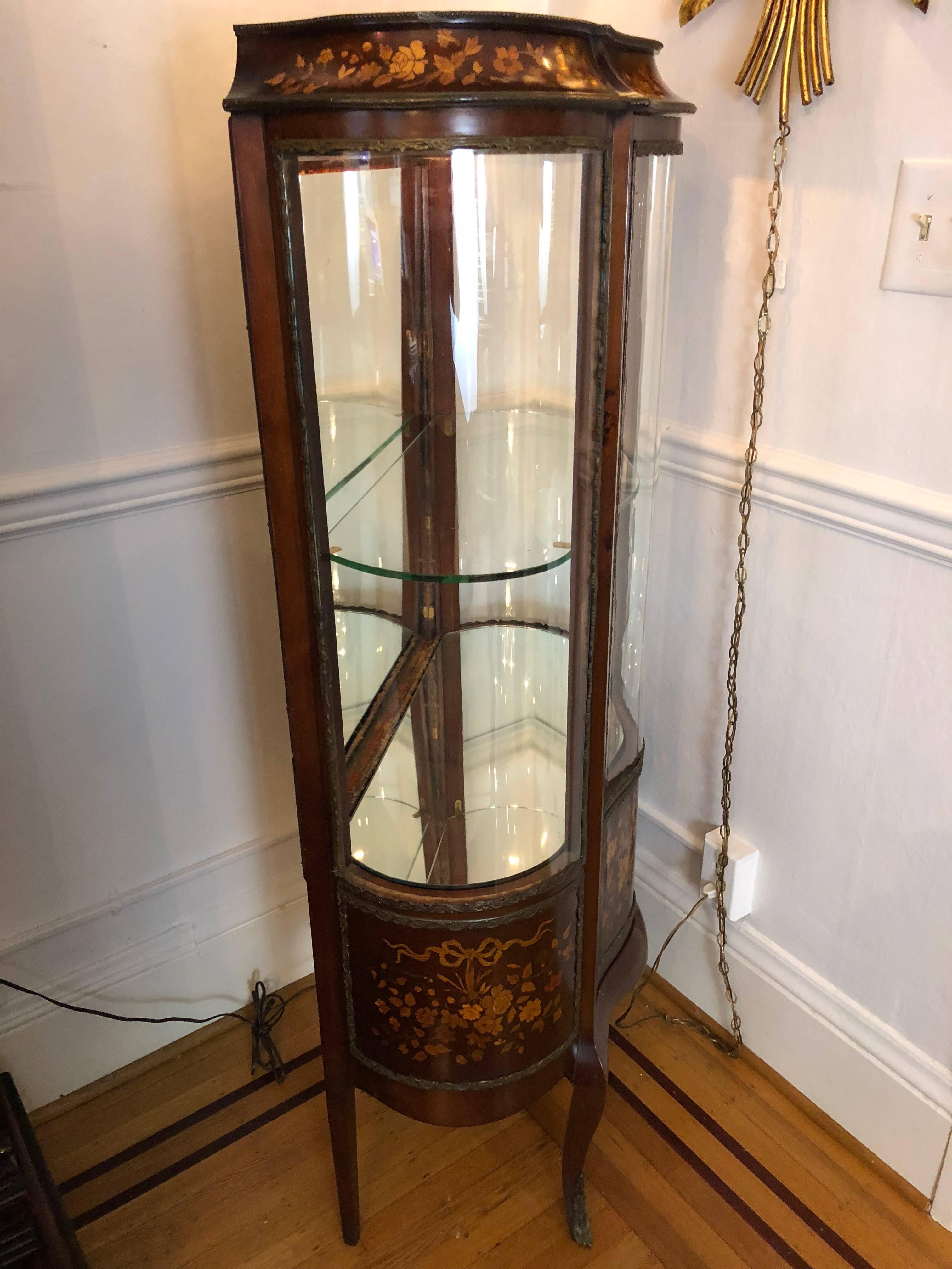 Continental Floral Inlaid Vitrine, Displayed Cabinet, Early 20th Century, Lit For Sale 5