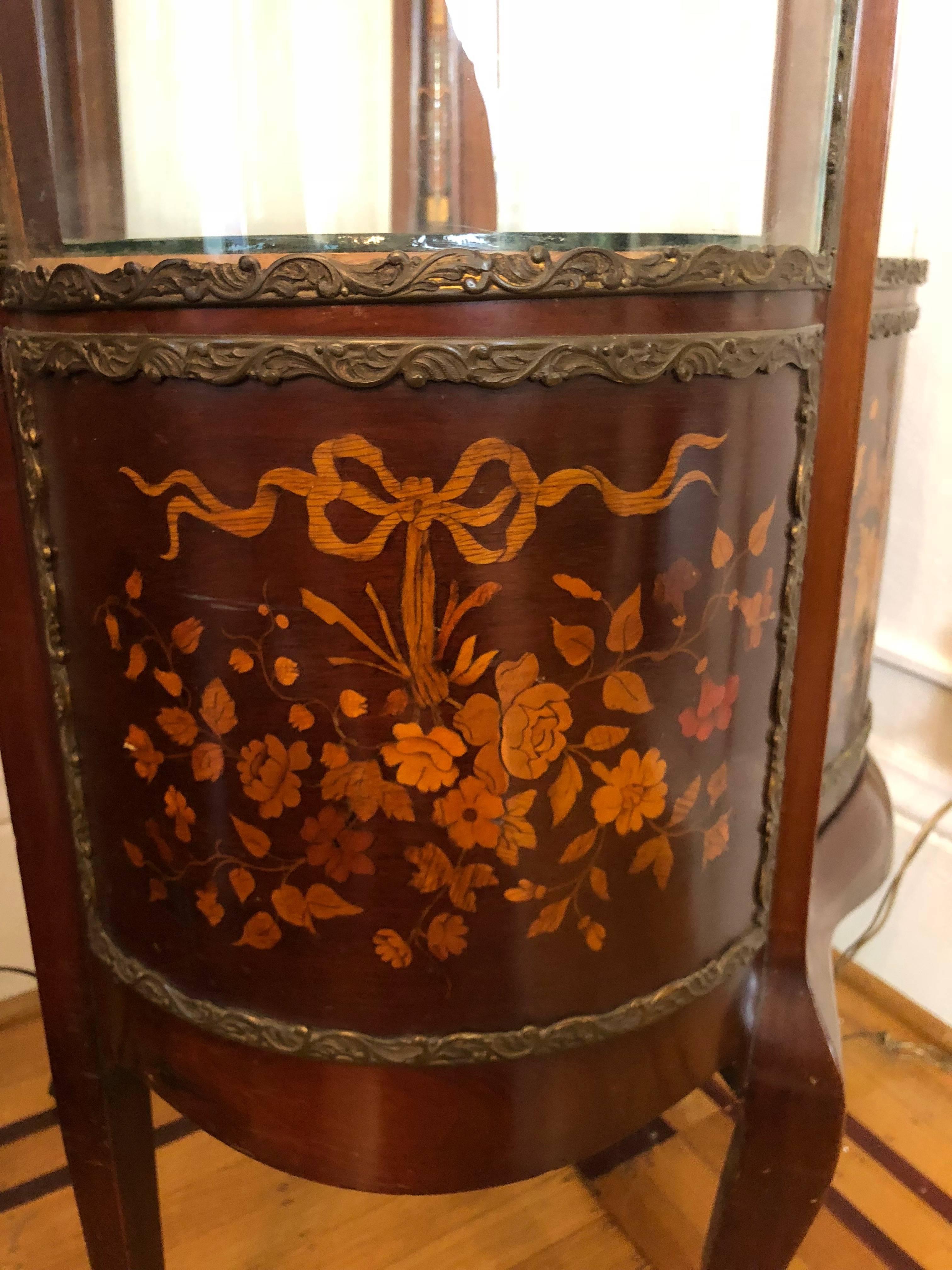 Continental Floral Inlaid Vitrine, Displayed Cabinet, Early 20th Century, Lit For Sale 6