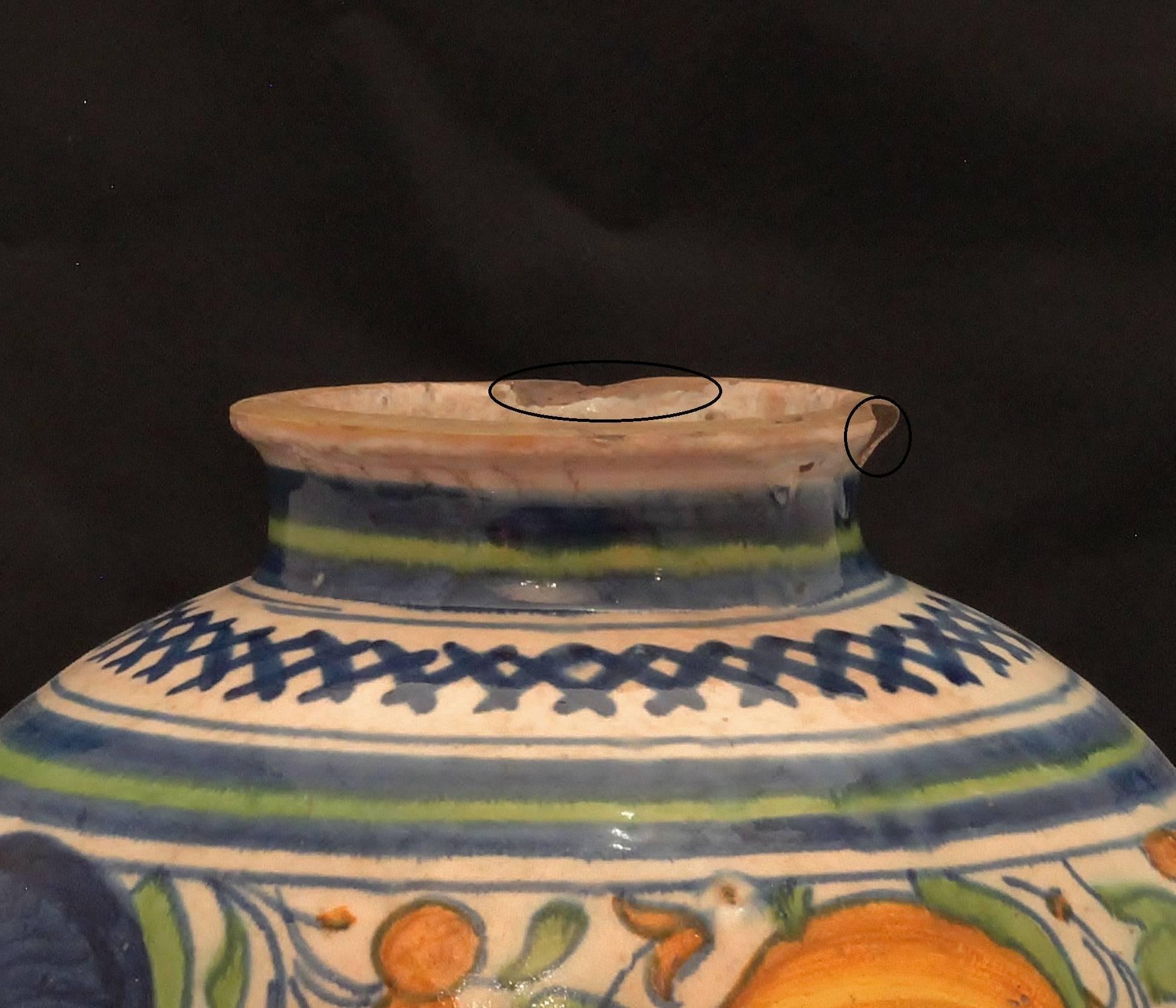 16th Century Venise Majolica Vase or Bowl 1