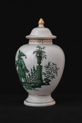 Capodimonte (Italie) Ovoid Tea Canister and Cover, circa 1745-1750