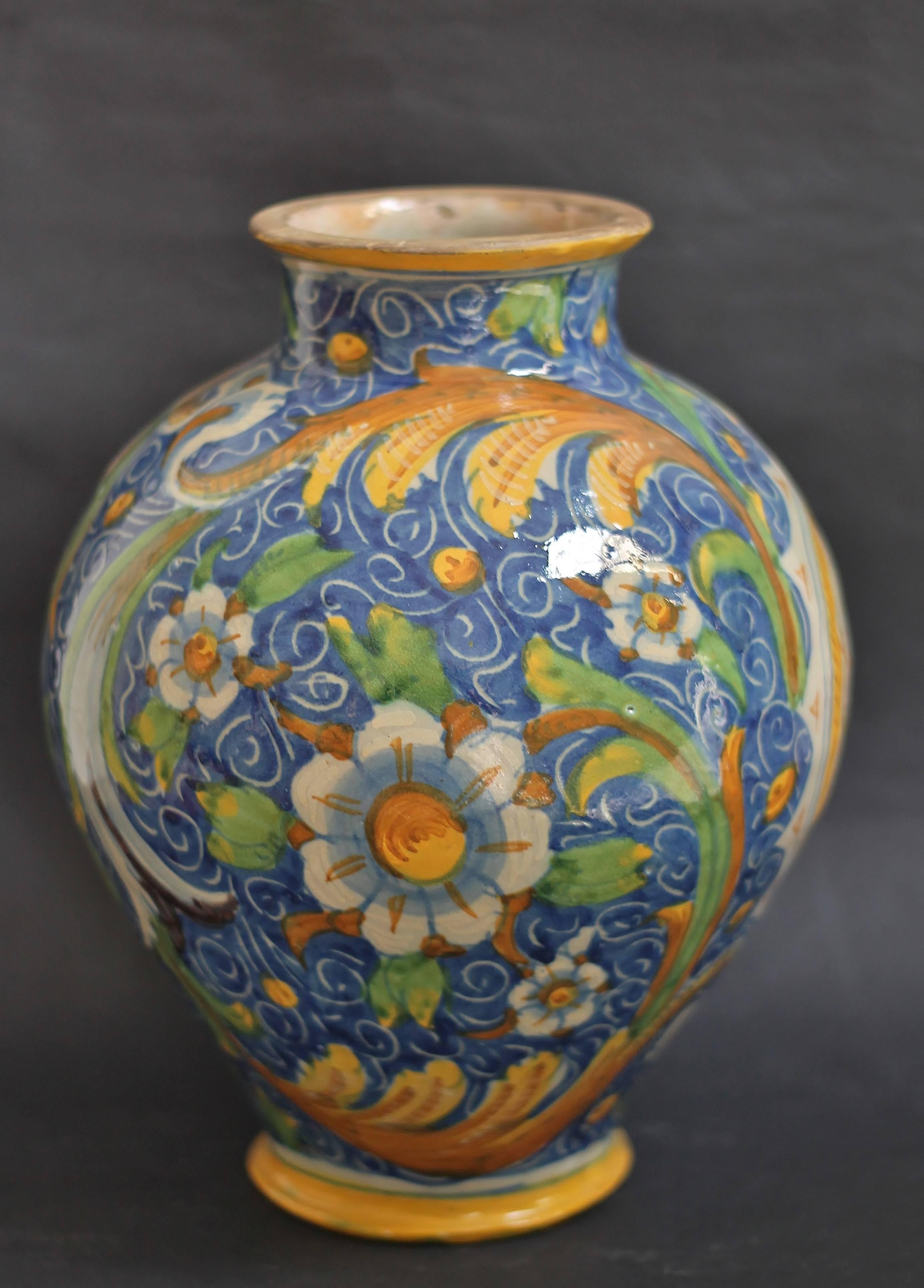 Renaissance Ovoid Vase in Majolica, circa 1560, Venice, Italy For Sale