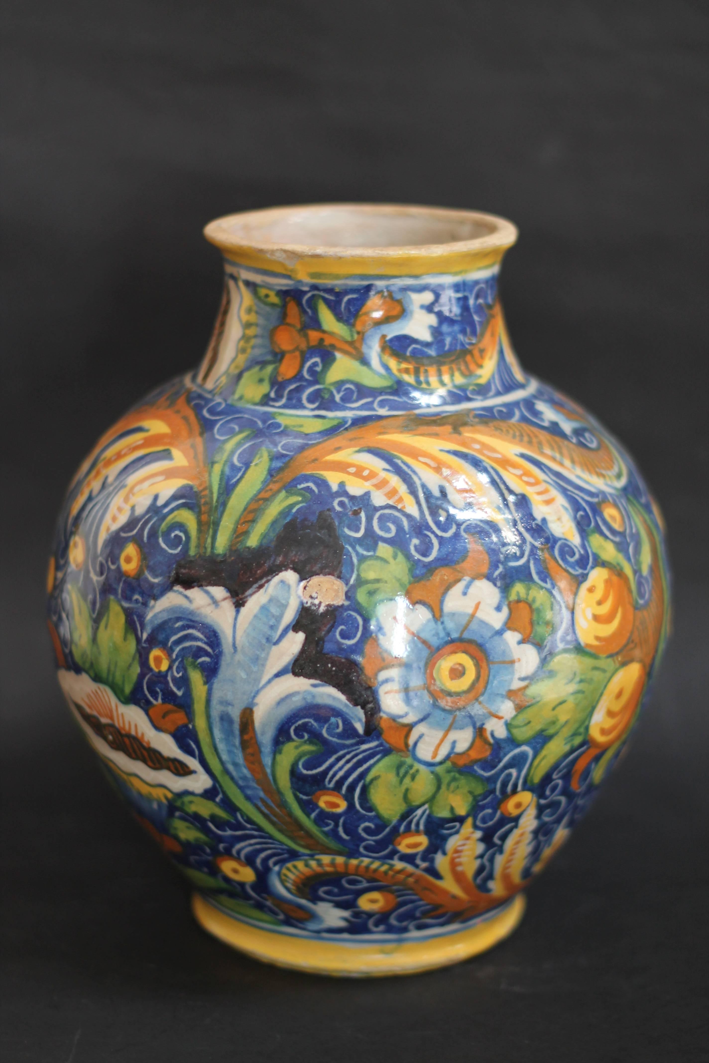 Renaissance Italy, Venice, 16th Century, Ovoid Vase in Majolica For Sale