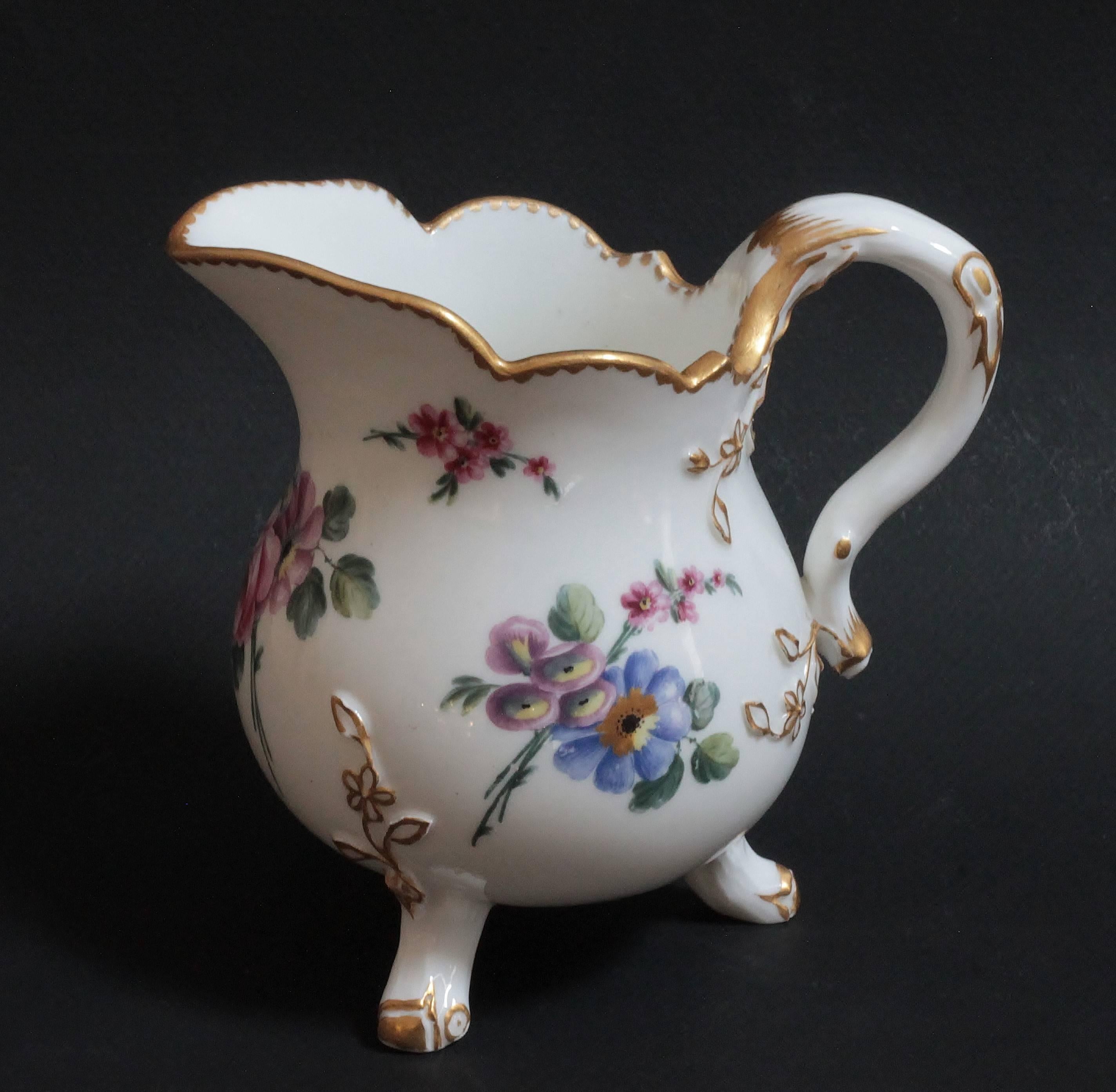 Sevres Porcelain Milk Jug, circa 1767 In Excellent Condition In Paris, FR