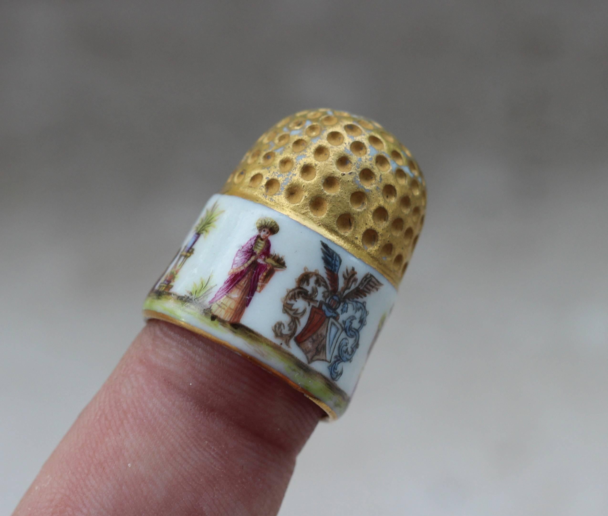Mid-18th Century Meissen Porcelain Thimble with Chinoiserie Scenes, circa 1735-1740