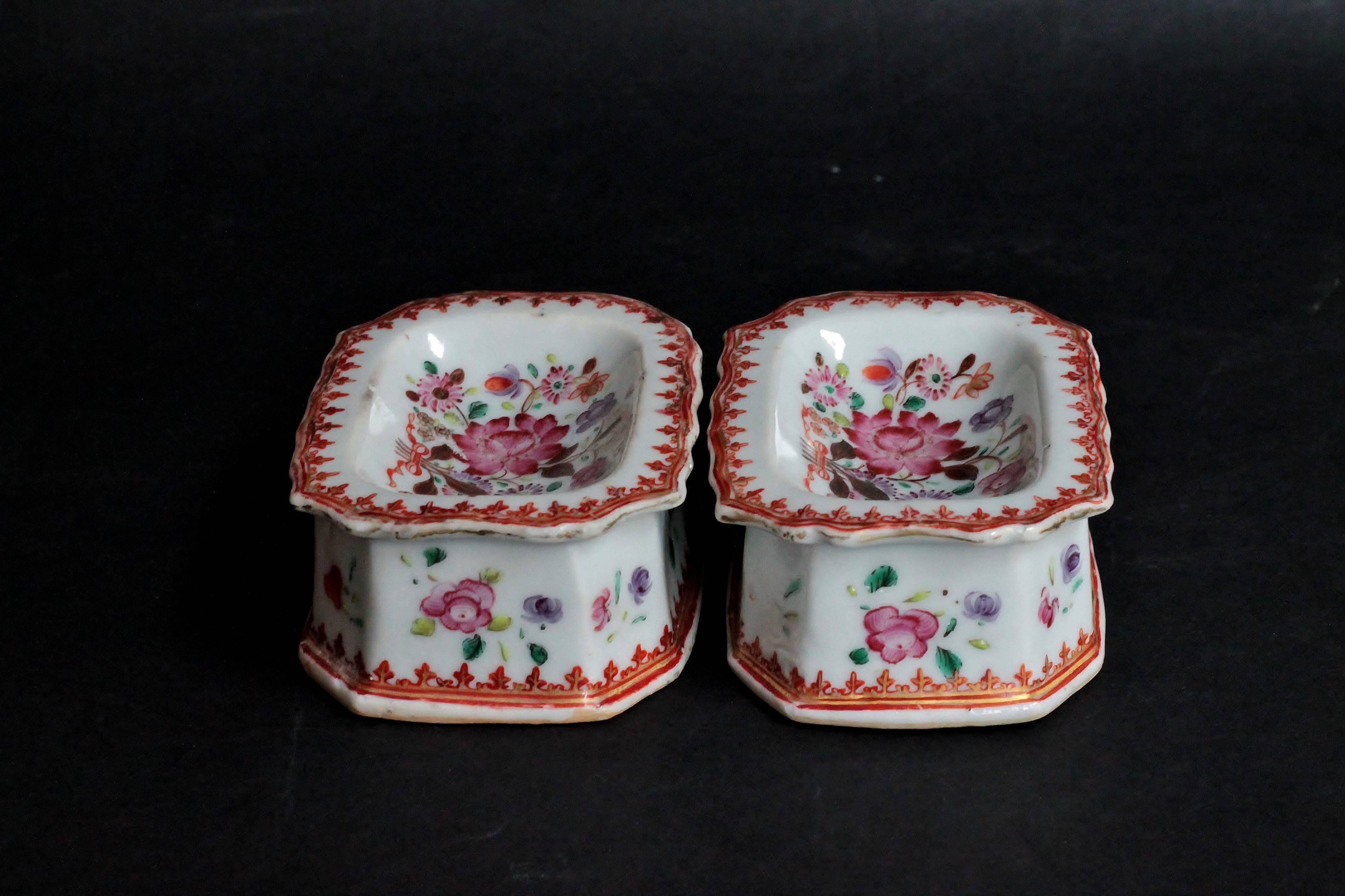 Pair of Rectangular Salts in Porcelain of China, Qianlong Period, 18th Century In Excellent Condition For Sale In Paris, FR