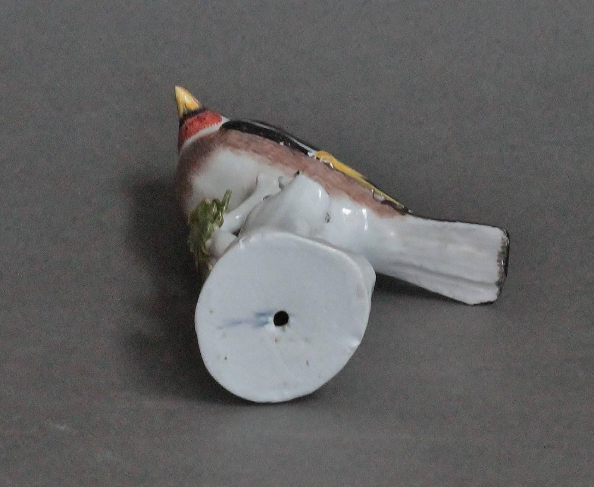 Meissen Model of a Goldfinch, circa 1745 For Sale 1