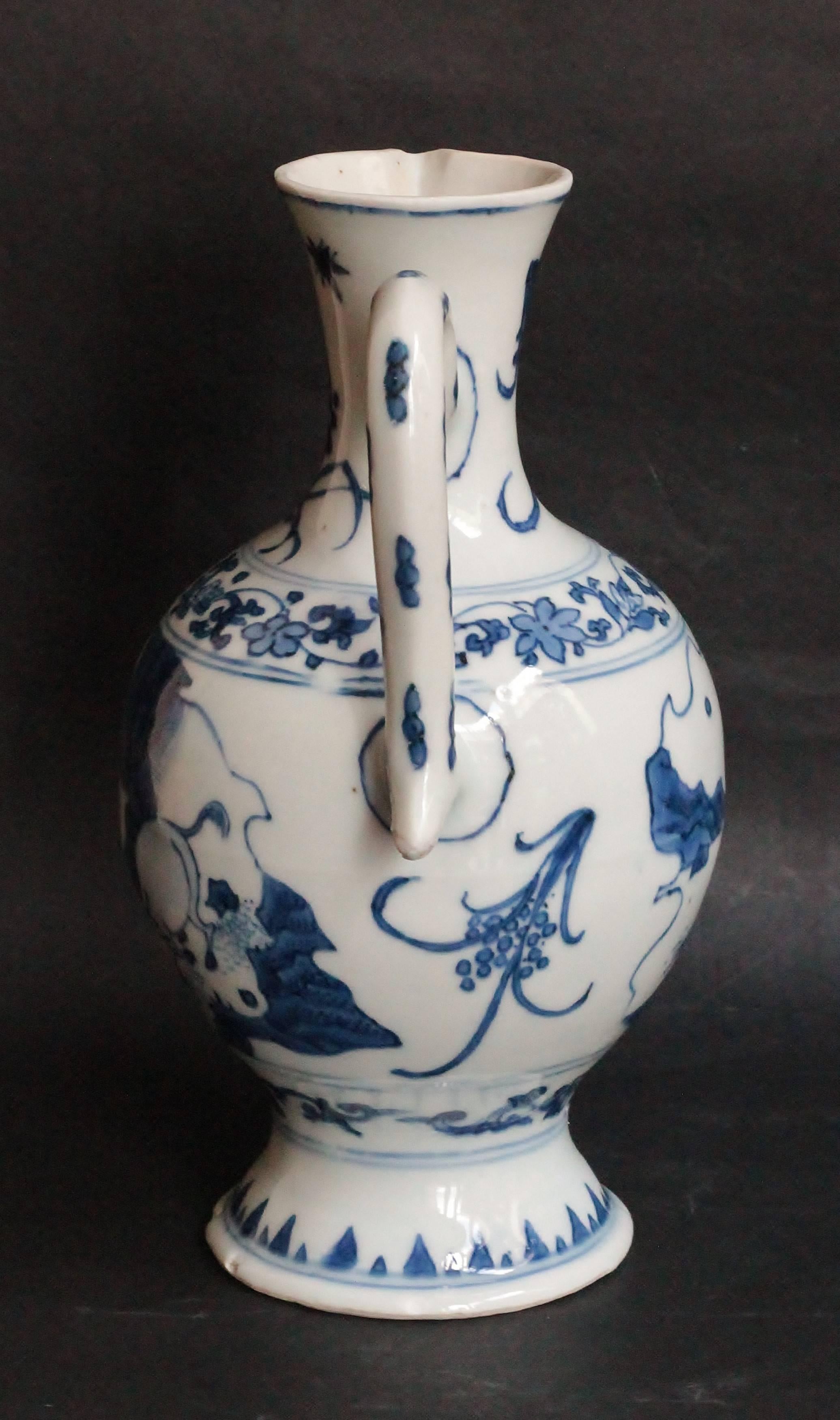 Porcelain Chinese Export Blue and White Jug, Transition Period, 17th Century For Sale