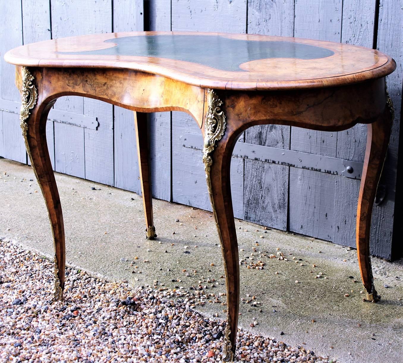 Gillow's Victorian Ladies Writing Table In Good Condition For Sale In Brightlingsea, Essex