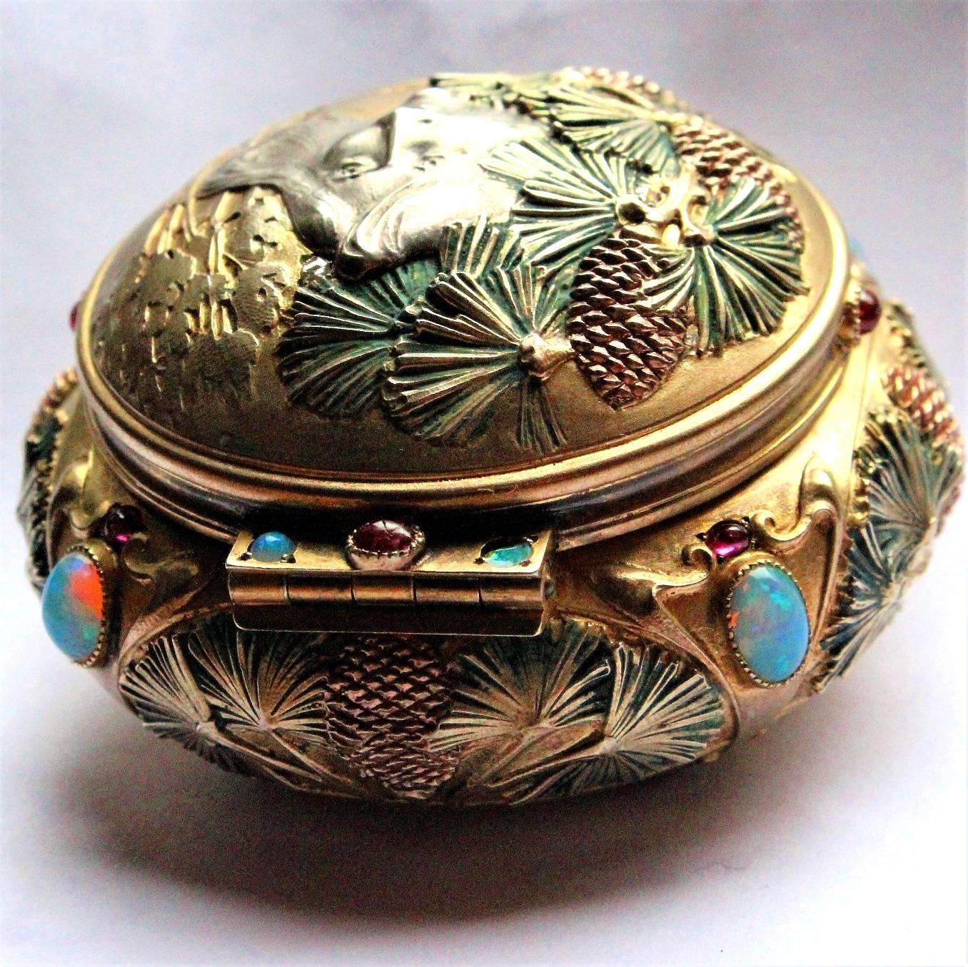 Rare Art Nouveau Silver Gilt and Gem Set Box For Sale 2