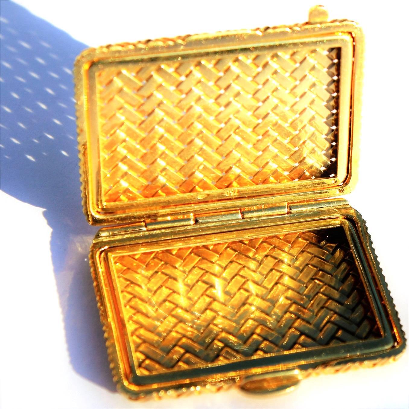 Late 20th Century 18-Carat Gold Passport Photo Double Frame For Sale 2