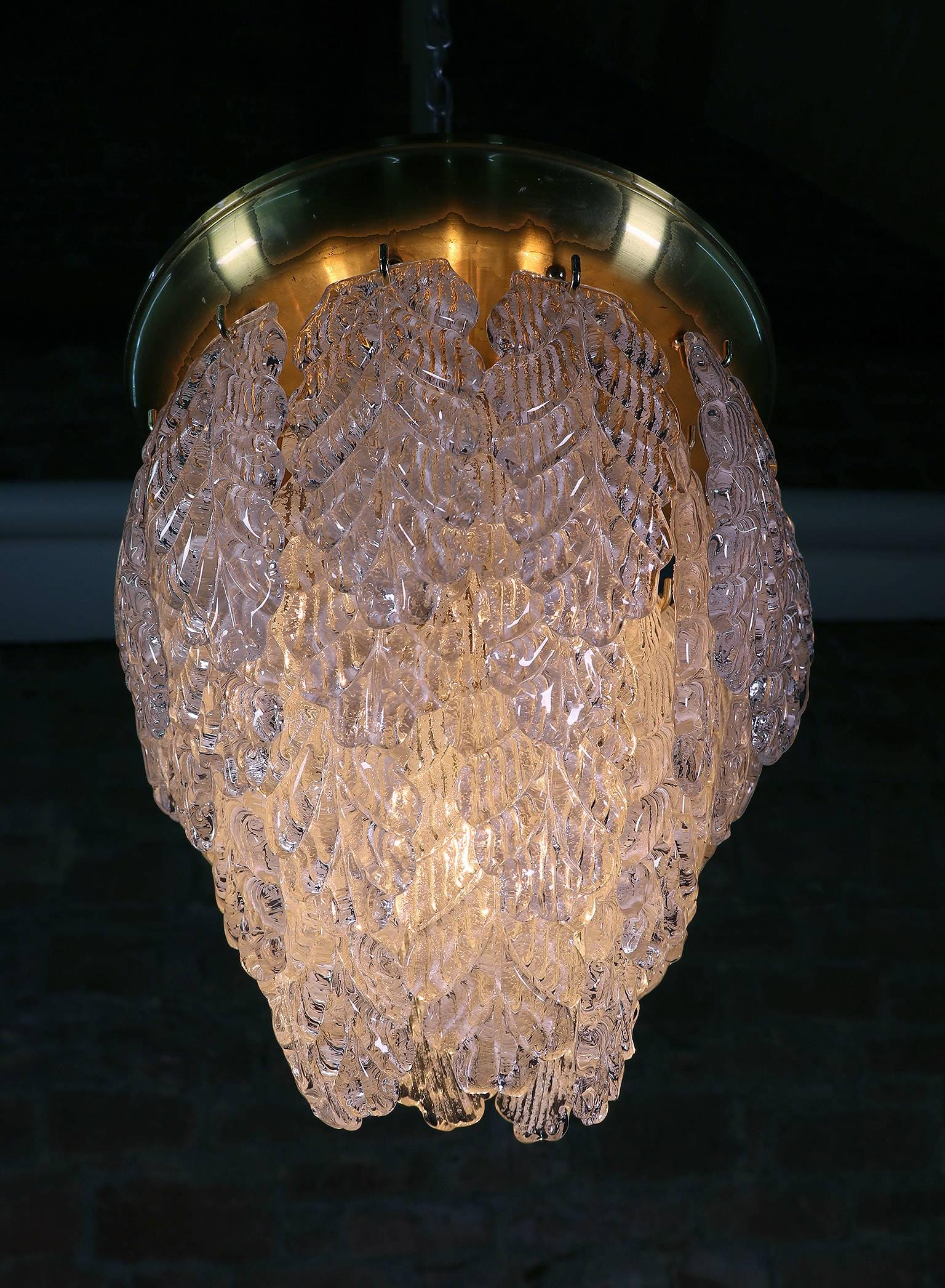 Elegant mid century 'Graniglia' flush mount cascade chandelier with 37 Murano glass leaves on a brass frame. 

Chandelier illuminates beautifully and offers a lot of light. Gem from the time. With this light you make a clear statement in your