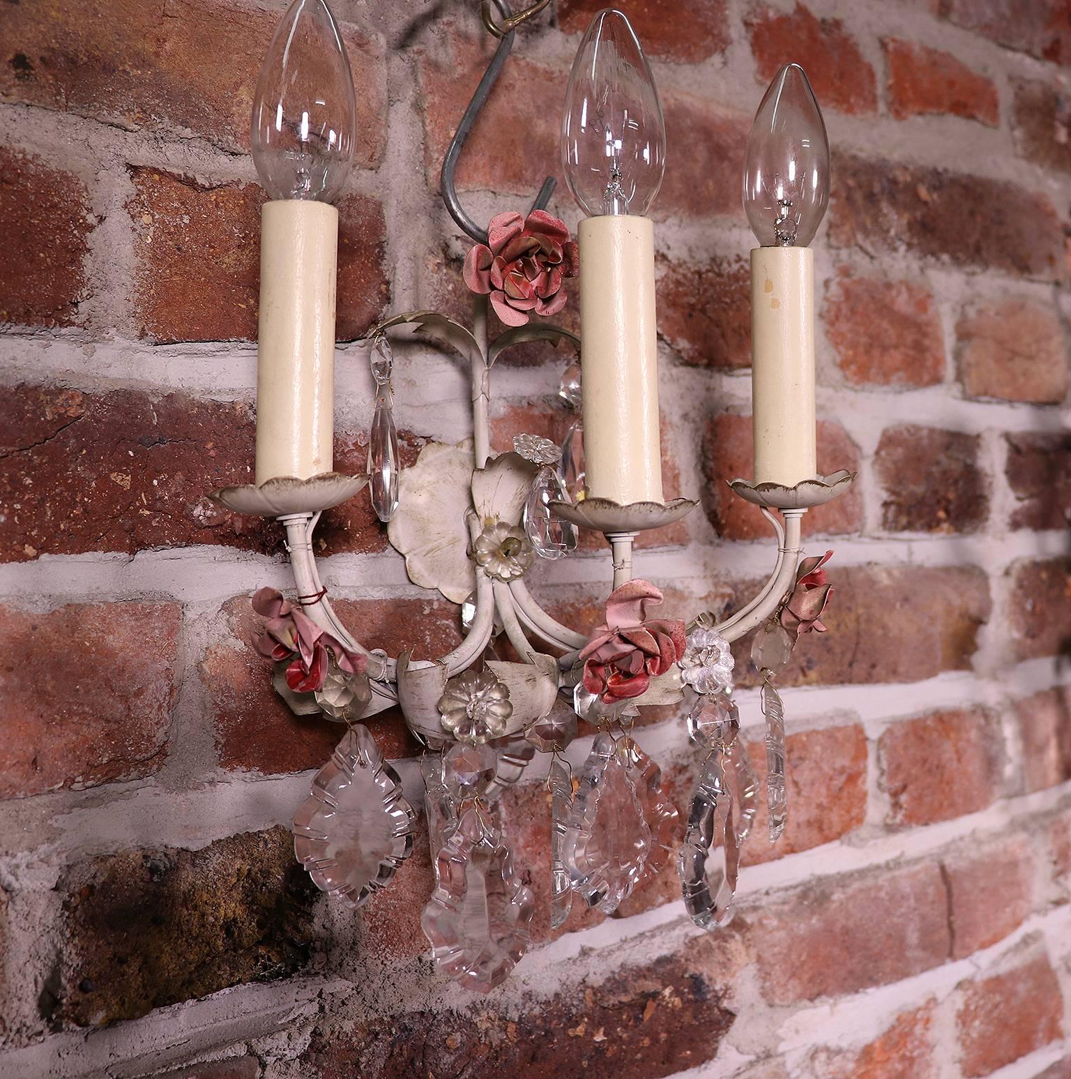 Mid-20th Century Pair of Italian Wall Sconces Painted Tole & Crystal, Italy, 1940s For Sale