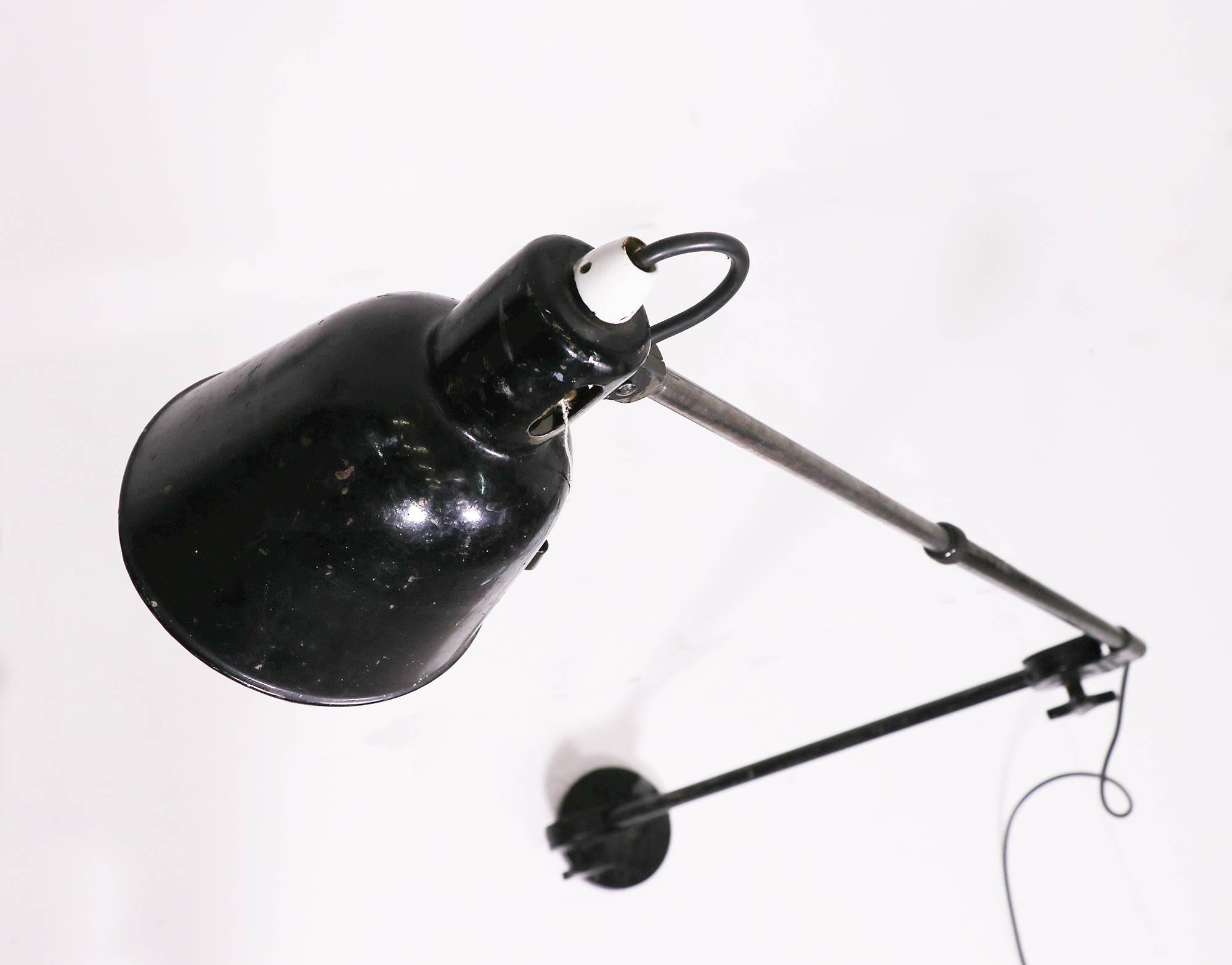 Vintage Industrial Adjustable Articulated Telescopic Task Lamp In Good Condition For Sale In Niederdorfelden, Hessen