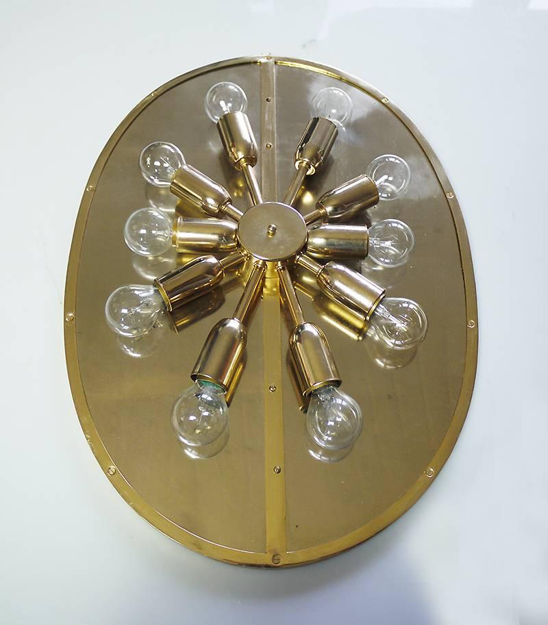 1960 Deutschland Palwa Ovaler hinterleuchteter Spiegel Kristall & Vergoldetes Messing von Christoph Palme (Mitte des 20. Jahrhunderts)