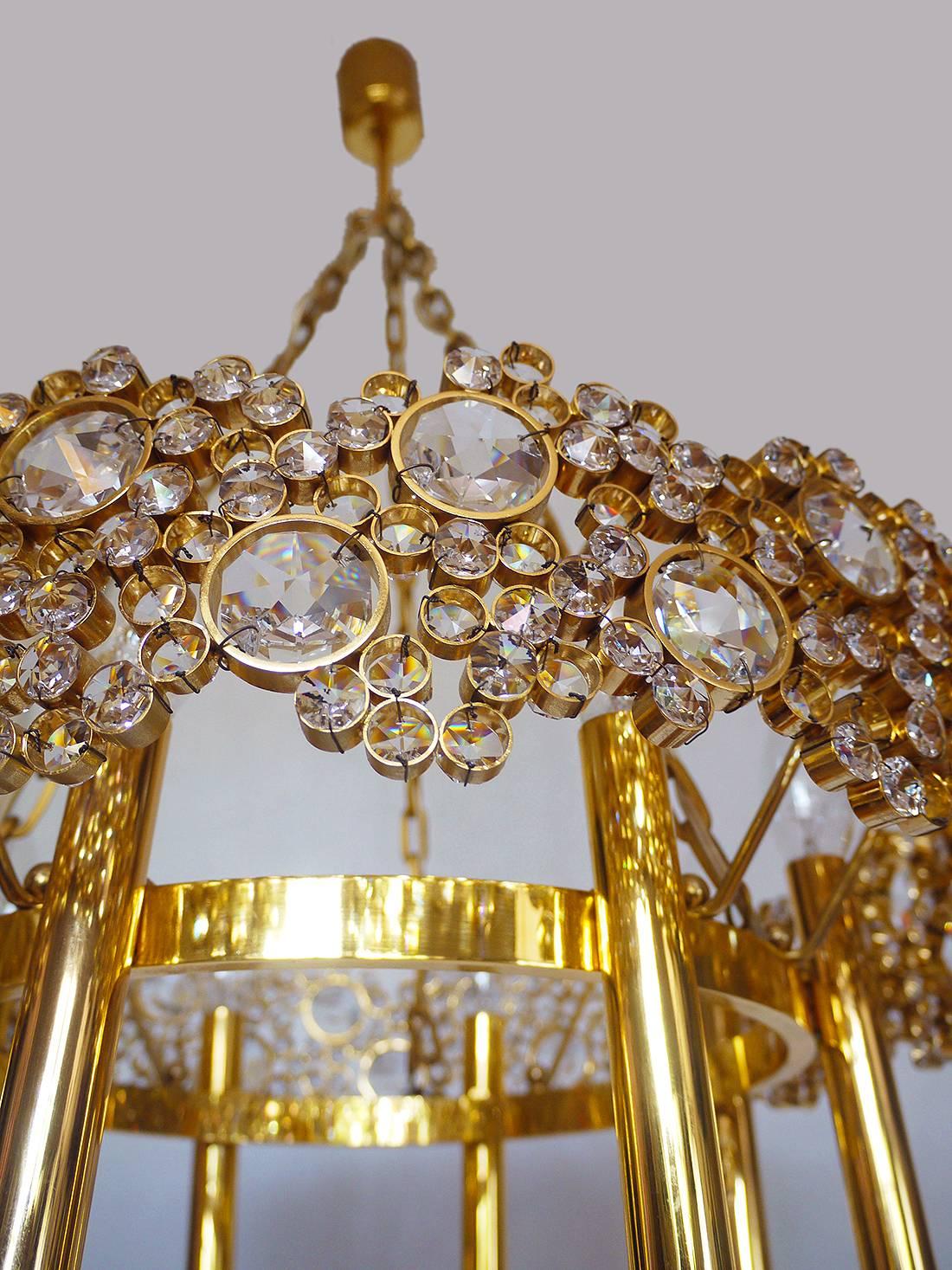Lustre Palwa Bubble de style Hollywood Regency 1970 en laiton doré et cristal Swarovski Bon état - En vente à Niederdorfelden, Hessen