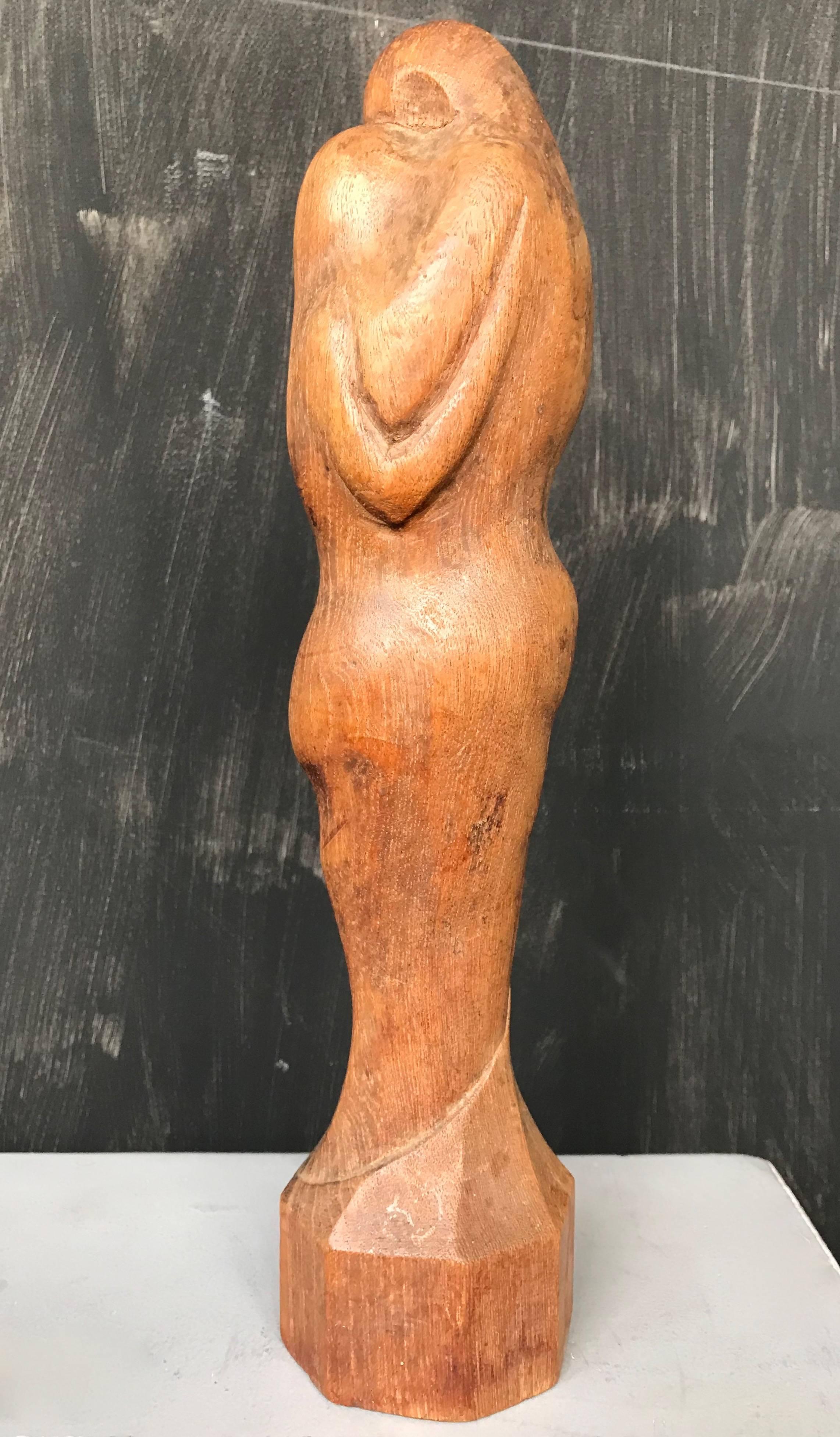 Art Nouveau Rara scultura in legno di teak intagliata a mano, elegante e astratta, dei primi anni del 1900, coppia che si bacia in vendita
