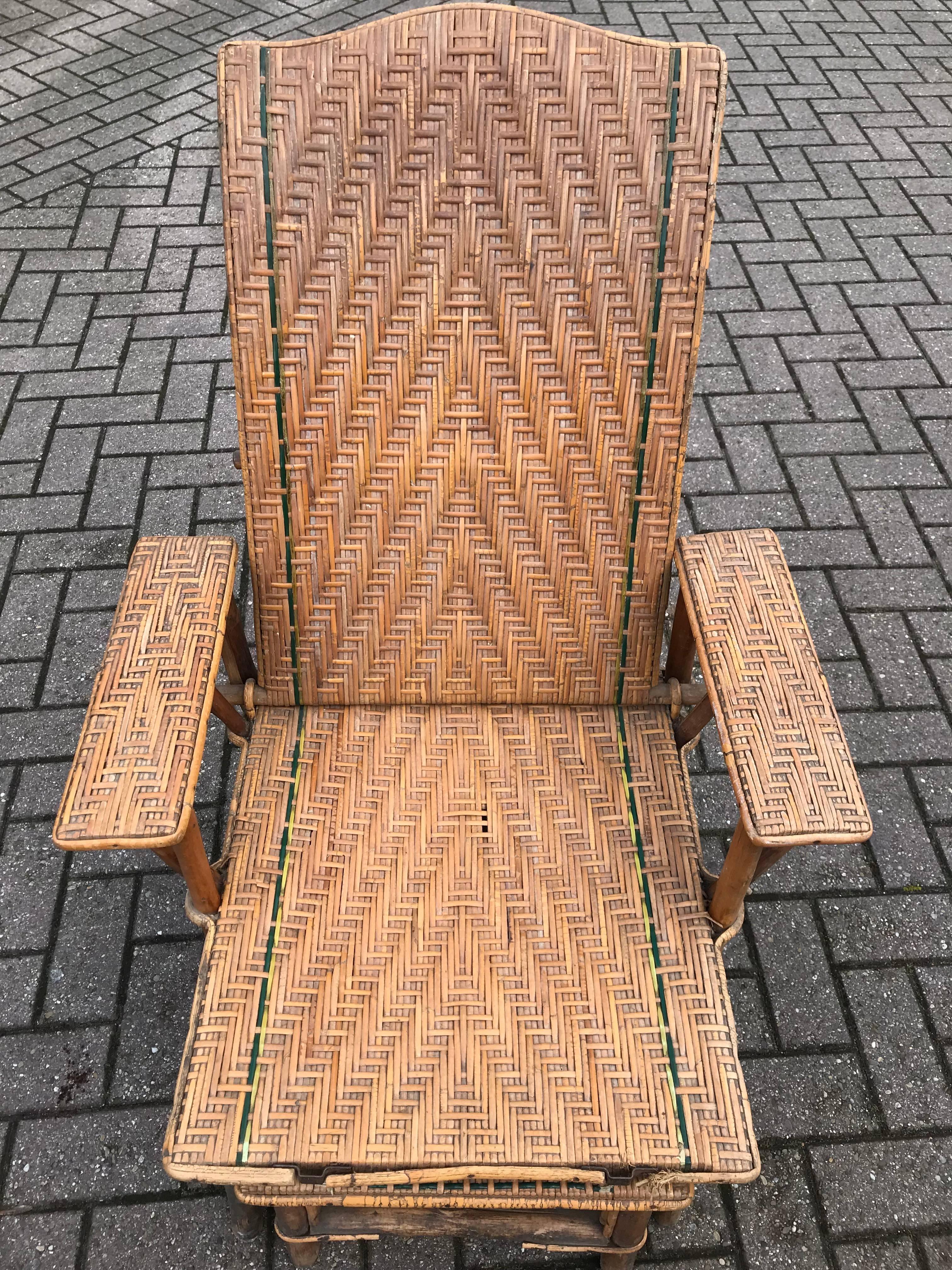 Antique Rattan and Wood Deck Chair or Lounge Chair In Good Condition In Lisse, NL