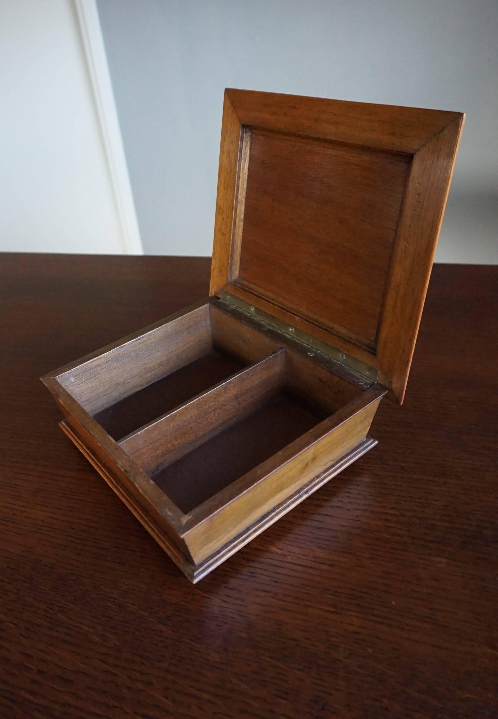 Unique Late 19th Century Dutch Colonial Teakwood Box Inlaid with Enamel Plaque In Excellent Condition For Sale In Lisse, NL