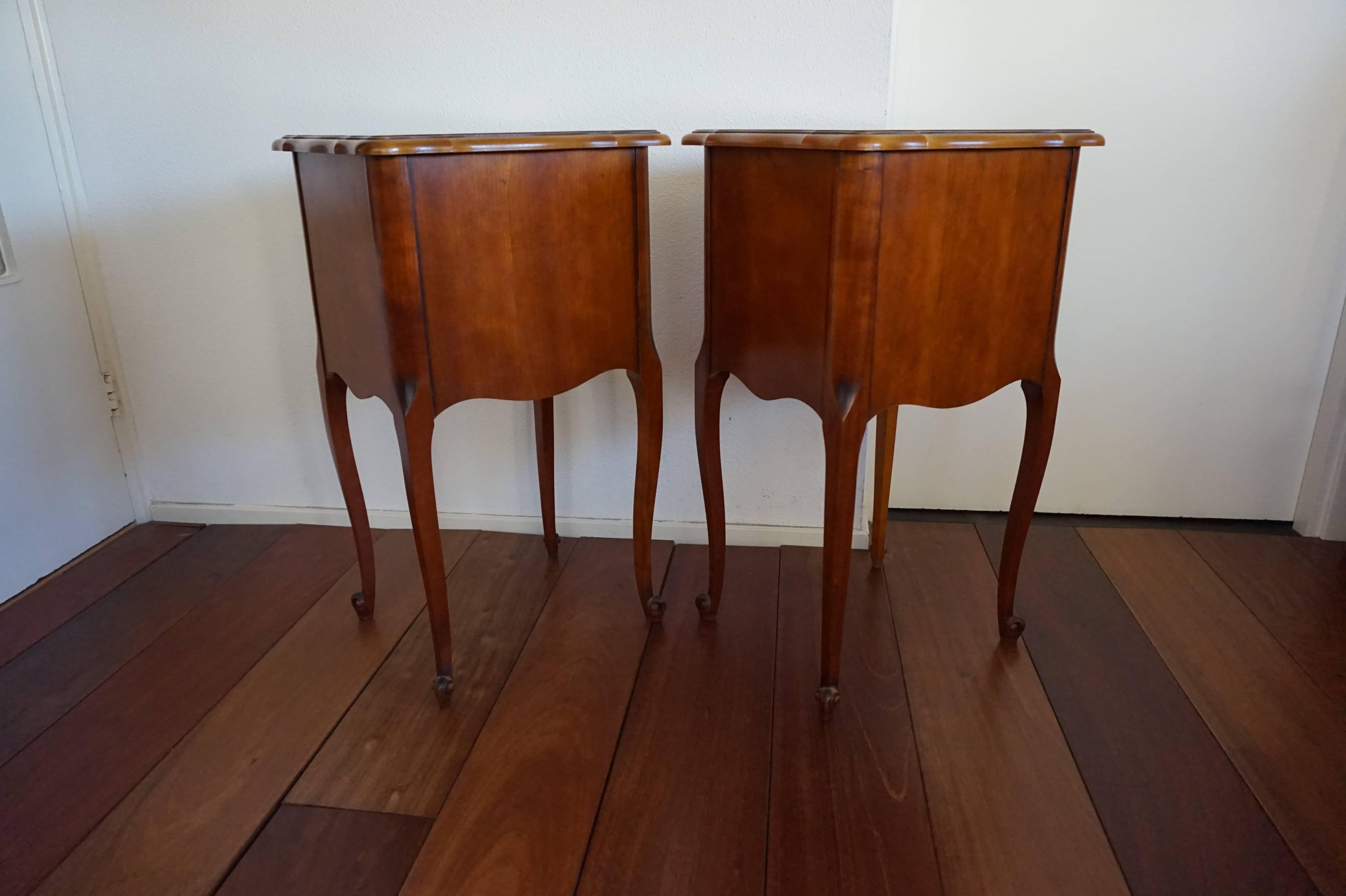 French 20th Century Louis 16 Style Cherry Bedside Tables / Three Drawers Nightstands For Sale