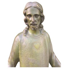 Große und wunderbare antike Bronze-Skulptur des Heiligen Herzens Christi auf Marmorsockel