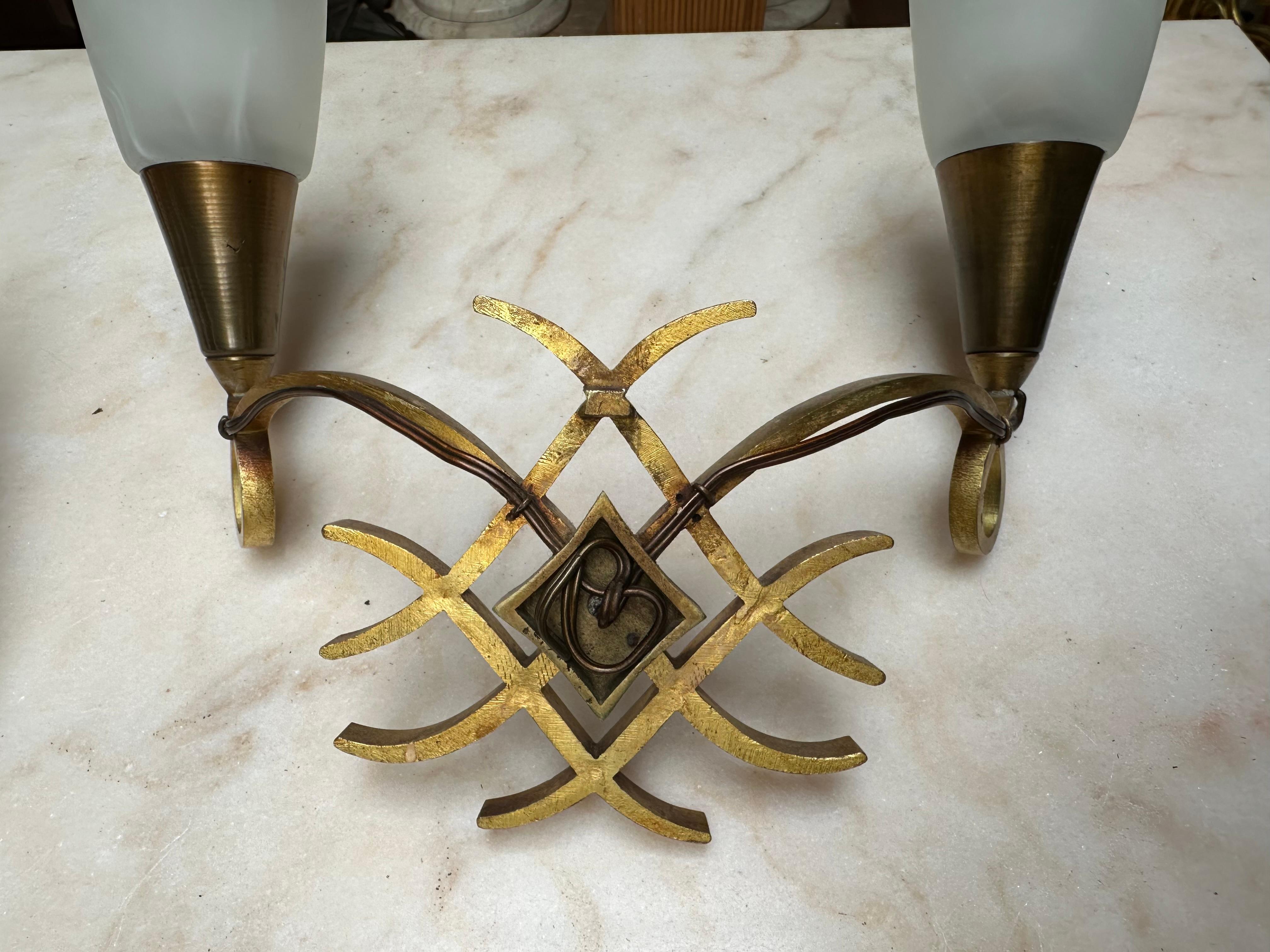Pair of French Art Deco Bronze Wall Sconces Attributed to Jules Leleu For Sale 1