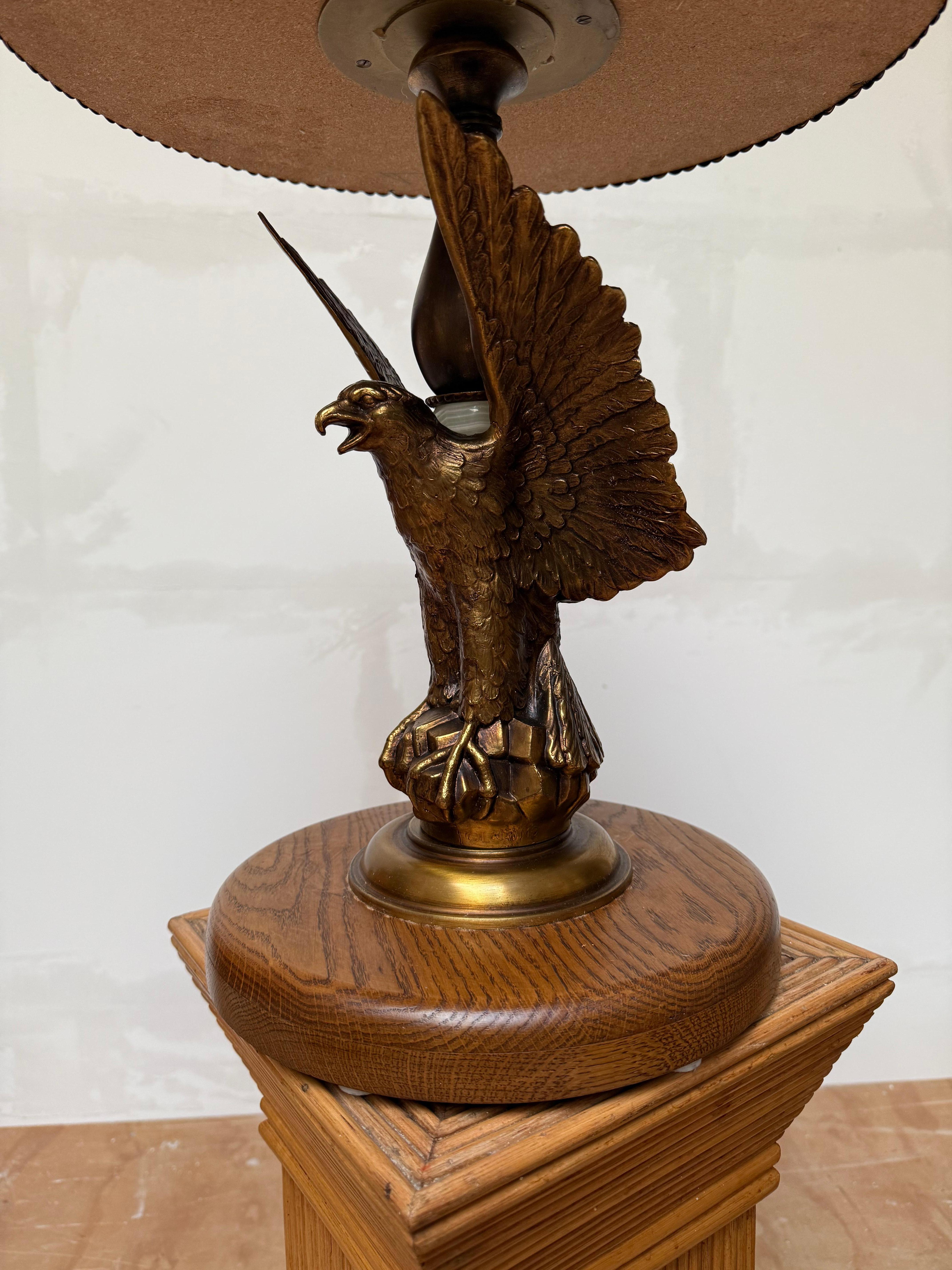 Stunning Oak and Bronzed w Bald Eagle Round End Table / Wine Table / Plant Stand For Sale 4