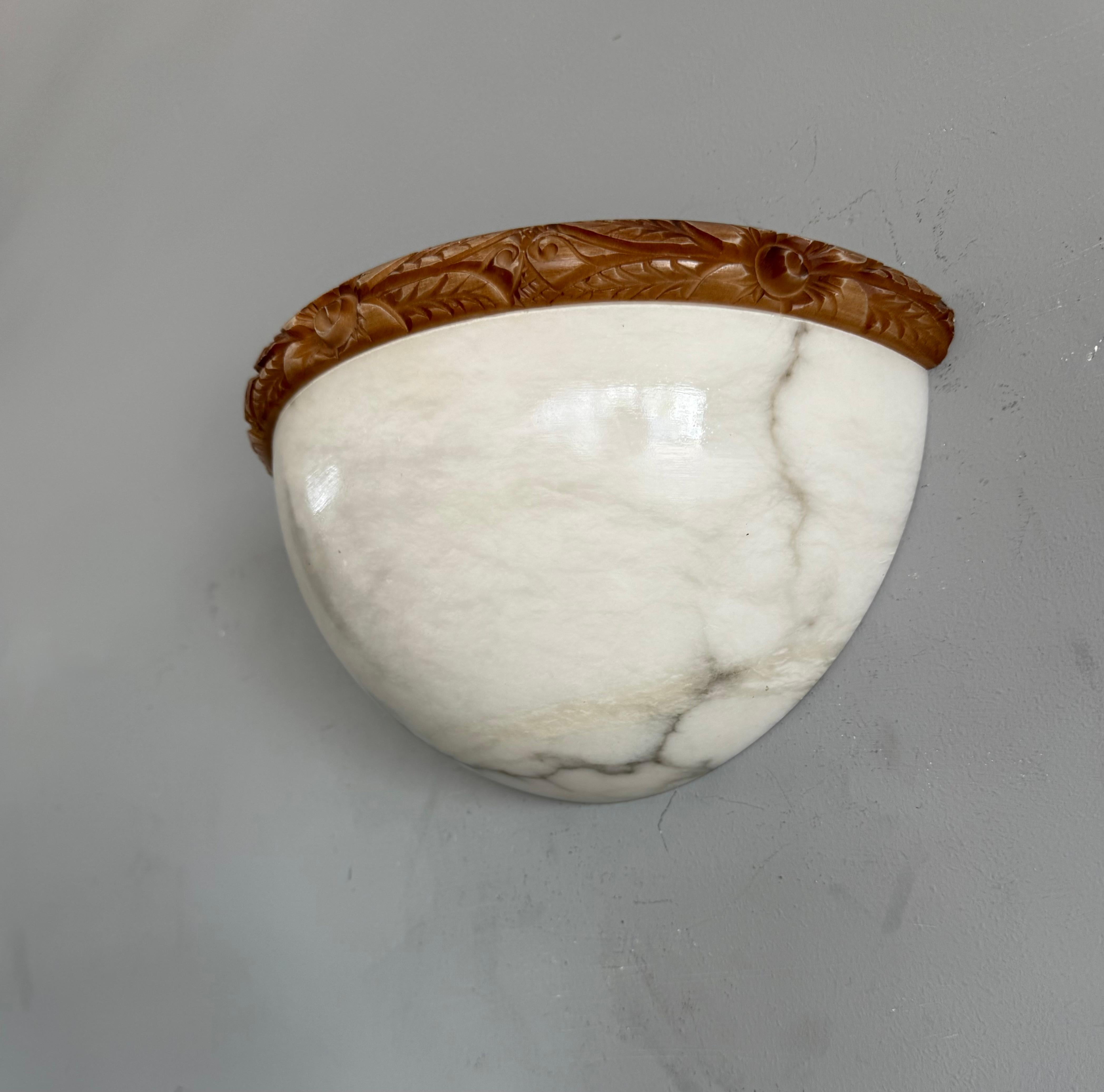Coppia di scensori/luci da parete in alabastro bianco in stile Art Déco, epoca metà del secolo scorso in vendita 2