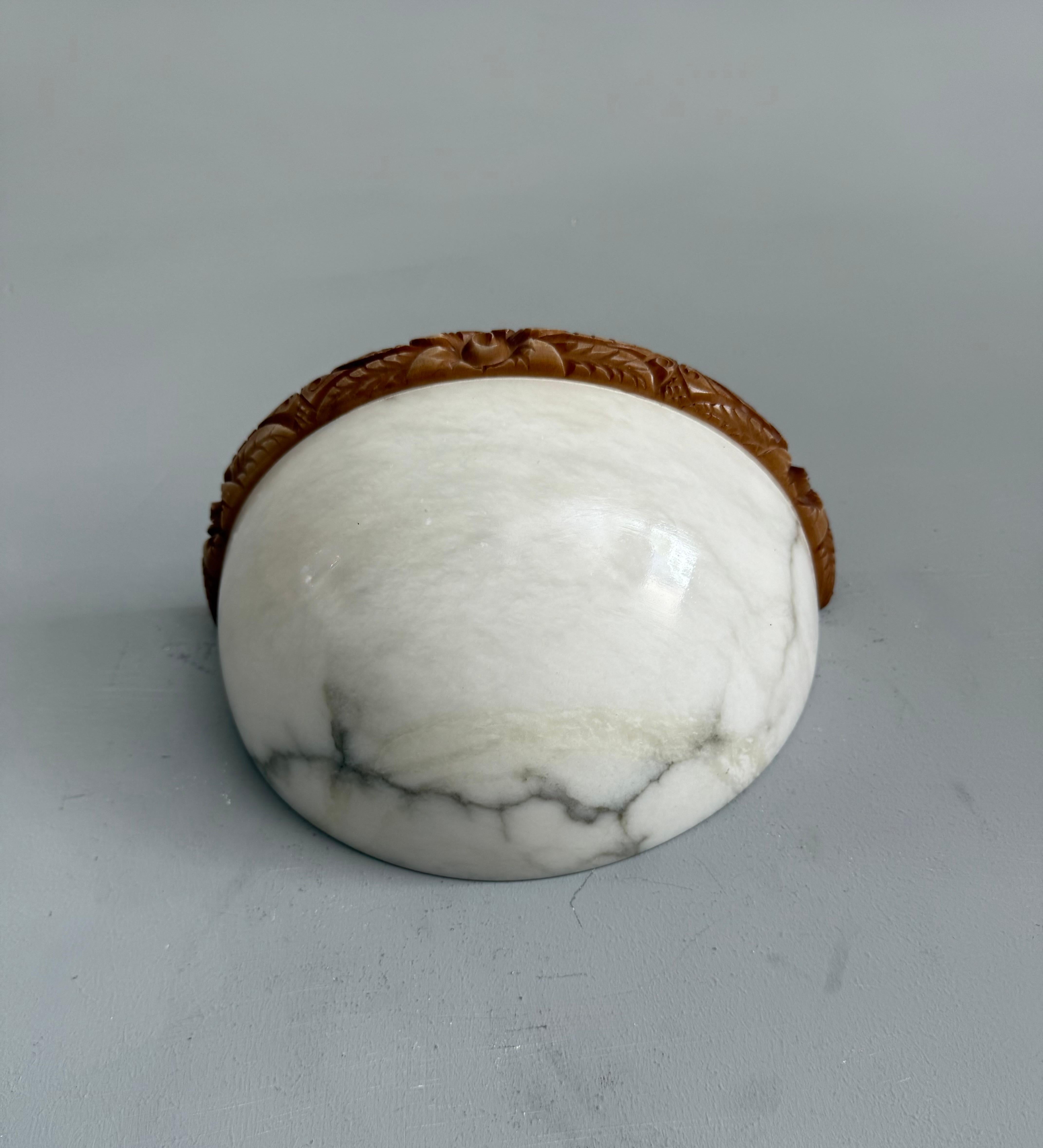 Coppia di scensori/luci da parete in alabastro bianco in stile Art Déco, epoca metà del secolo scorso in vendita 1