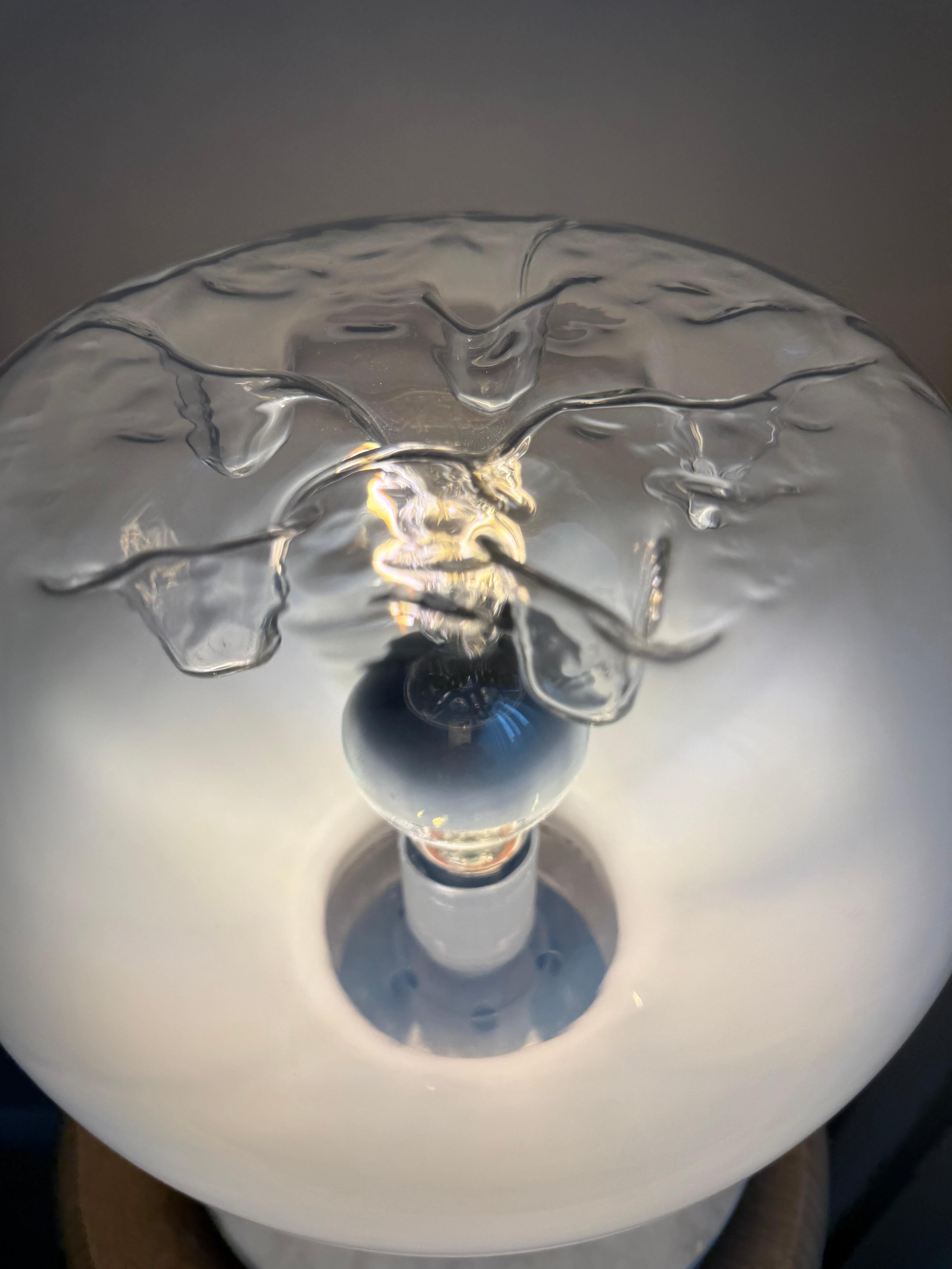 Lámpara de sobremesa de cristal de Murano de mediados de siglo con base de mármol blanco, Italia, años 70 en venta 7