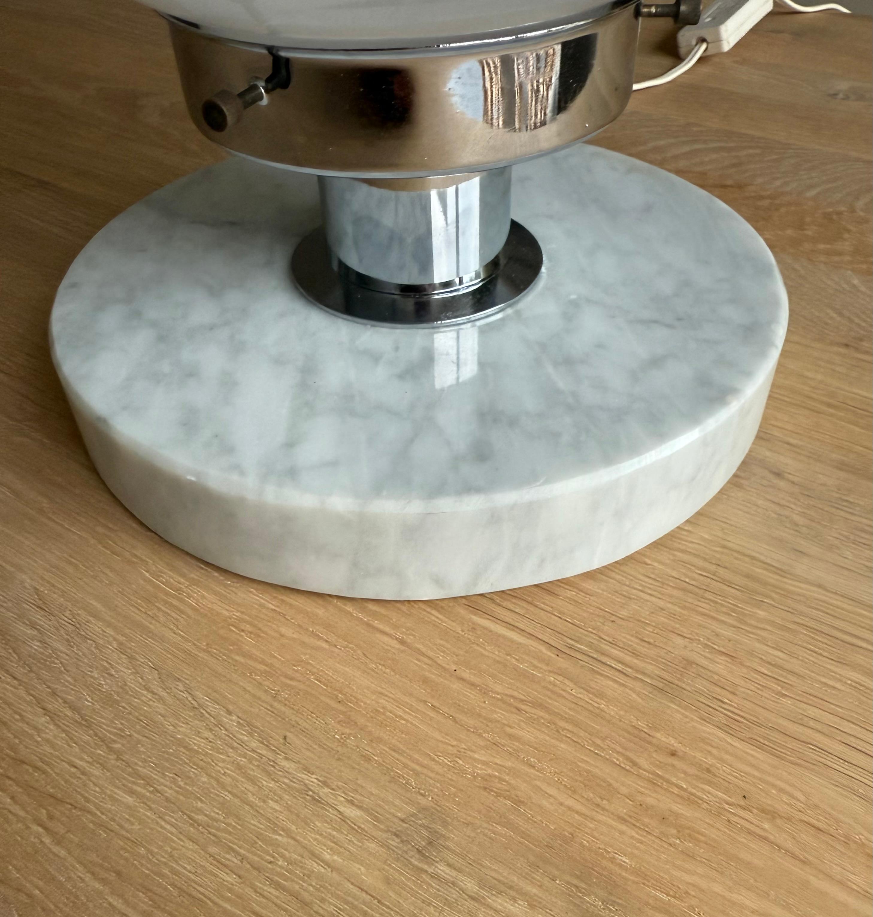 Lámpara de sobremesa de cristal de Murano de mediados de siglo con base de mármol blanco, Italia, años 70 en venta 2
