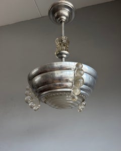 French Ezan Art Deco Glass Pendant with American Machine Age Appeal, 1930s