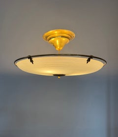 Grande lampada semi-a incasso a tre luci degli anni ’50, in stile Mid-Century, con elementi in vetro artistico e foglia in ottone