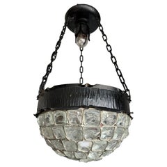 Lampada a sospensione rara in stile Arts & Crafts con vetro a mosaico e ferro martellato, primi anni del XX secolo