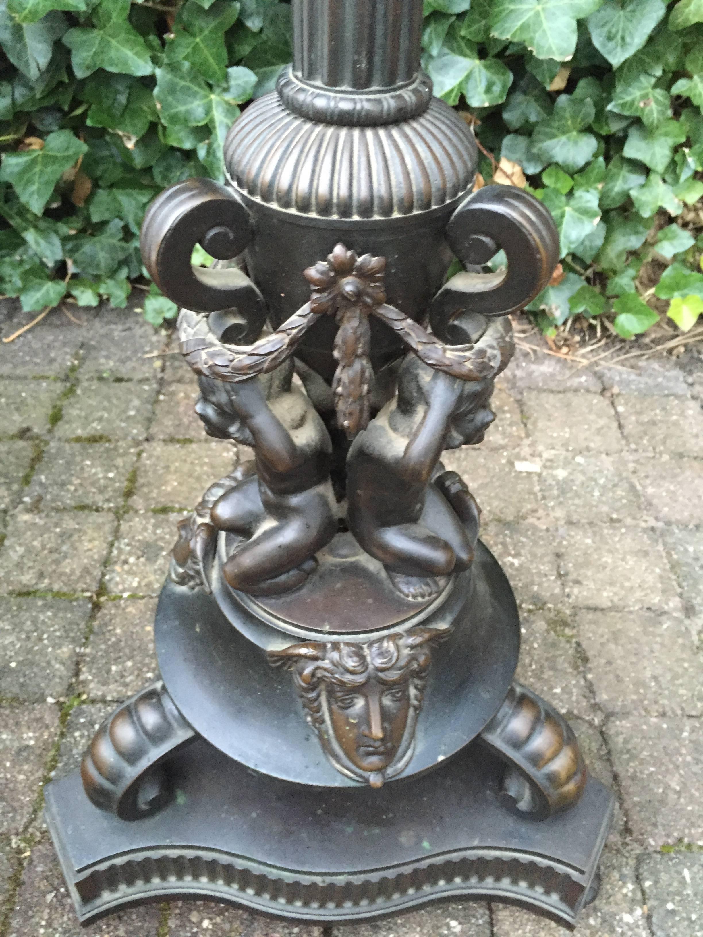 Early 1900's Neo Classical & Figural Bronze Floor Lamp w. Mercury and Nude Girls In Excellent Condition For Sale In Lisse, NL
