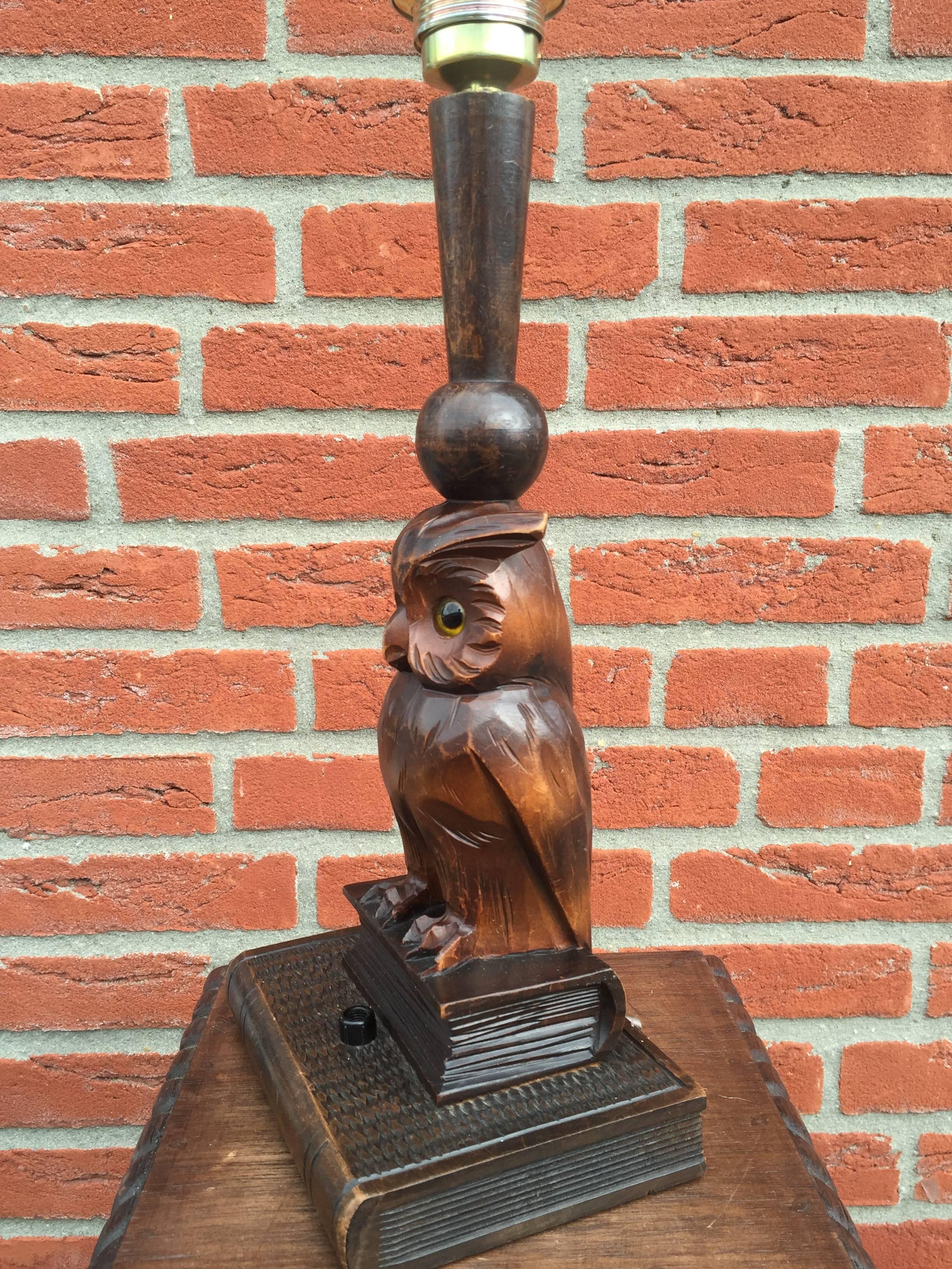 Hand-Carved Early 20th Century Black Forest Hand Carved Wooden Owl on Book Table / Desk Lamp