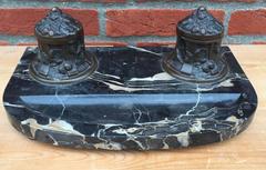 Rare encrier de bureau de qualité Art Nouveau en bronze et marbre Andre Villien Paris