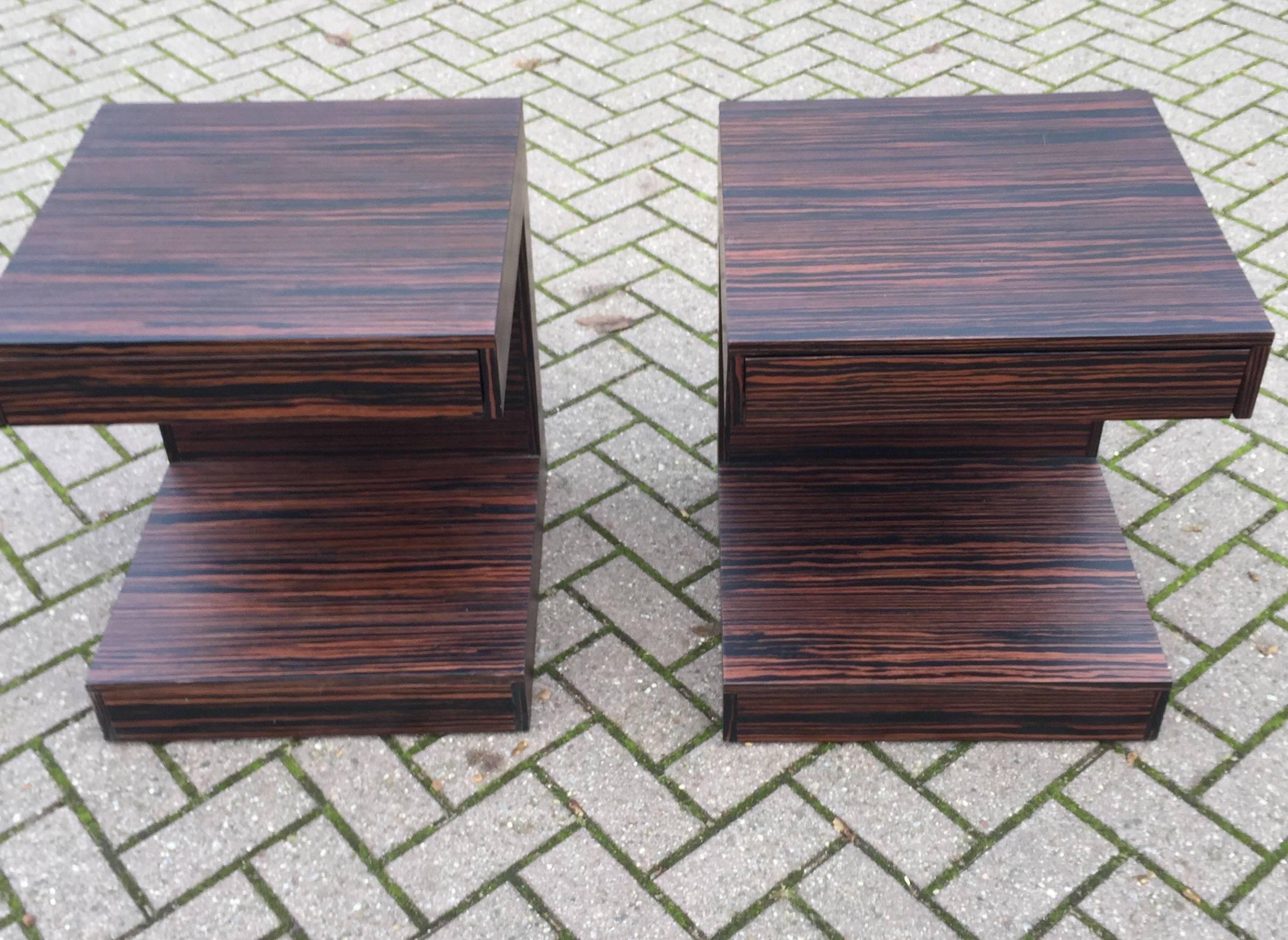 Rare Pair of Art Deco Style and Cubical Wooden Nightstands or Bedside Tables 6