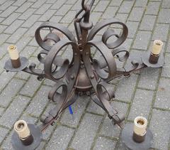 Geschmiedete Feuerschmiedeeisen-Kronleuchter/Deckenleuchte mit fünf Lichtern und Drachenköpfen