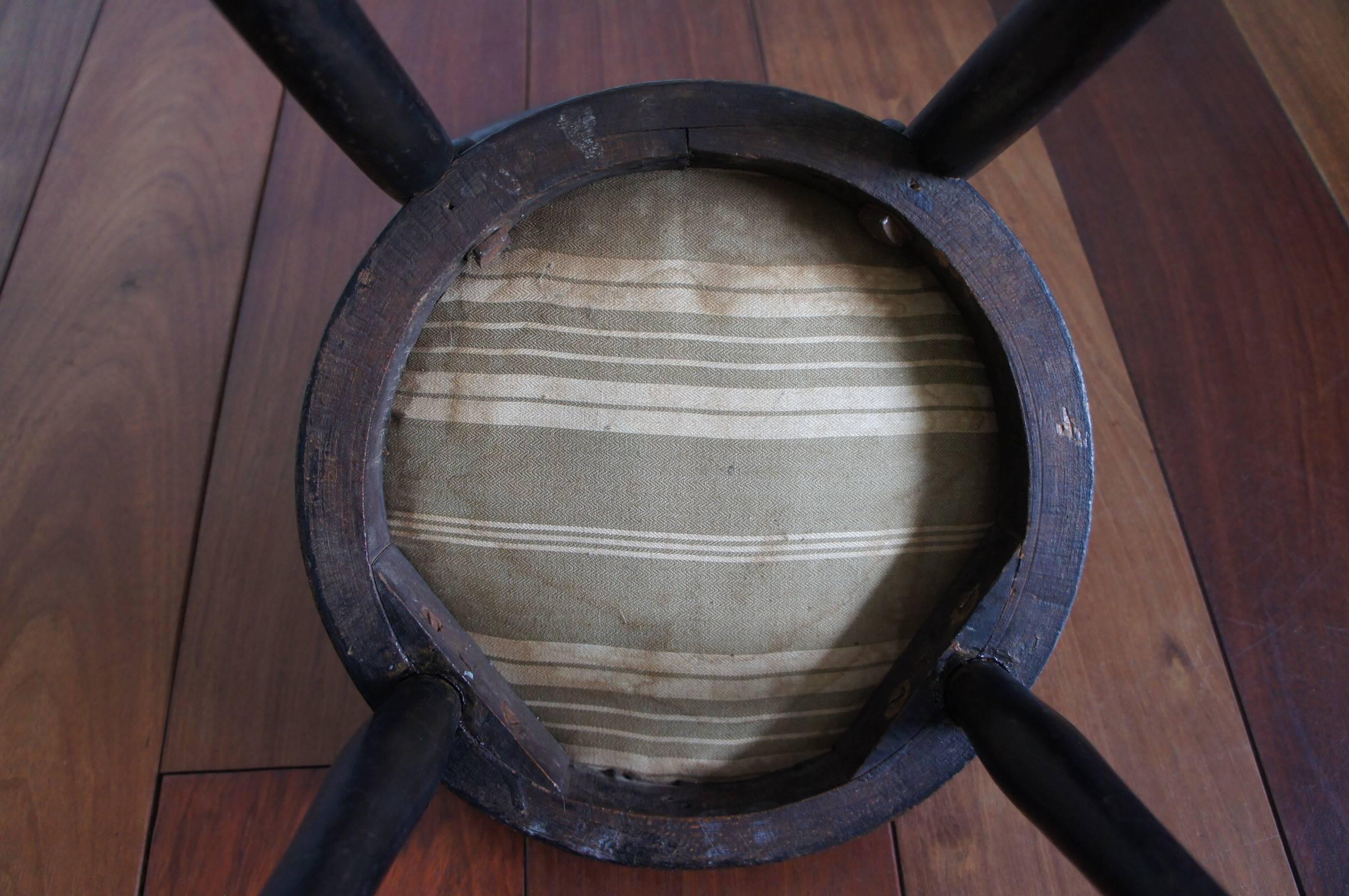 Rare et originale chaise d'enfant Thonet en bois courbé du 19ème Furniture en vente 1