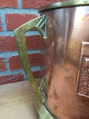 Jardinière ou porte-plantes Arts & Crafts en cuivre et laiton avec décor géométrique