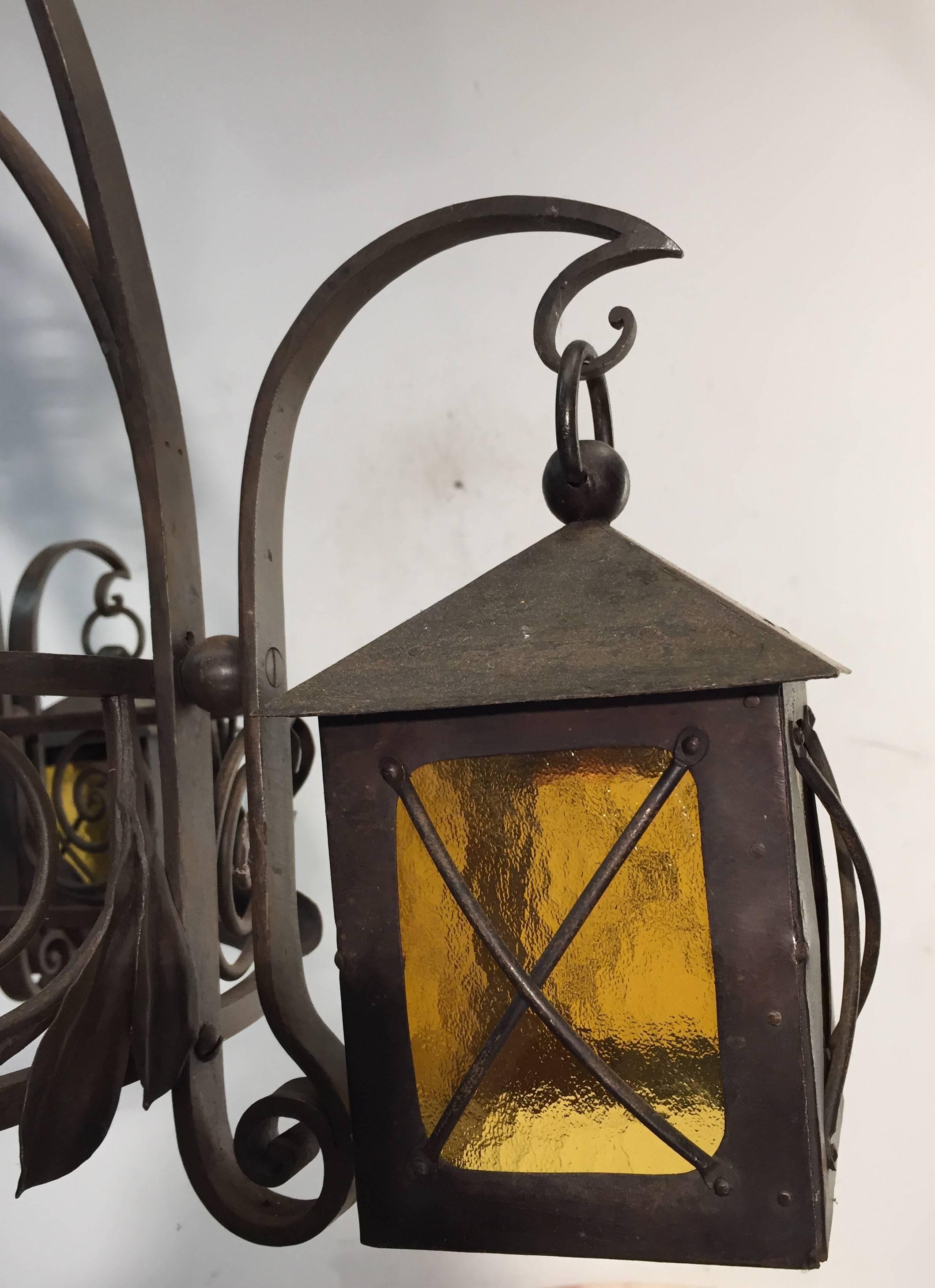 Français Grand et étonnant lustre ancien en fer forgé Art Déco de Francois Carion en vente