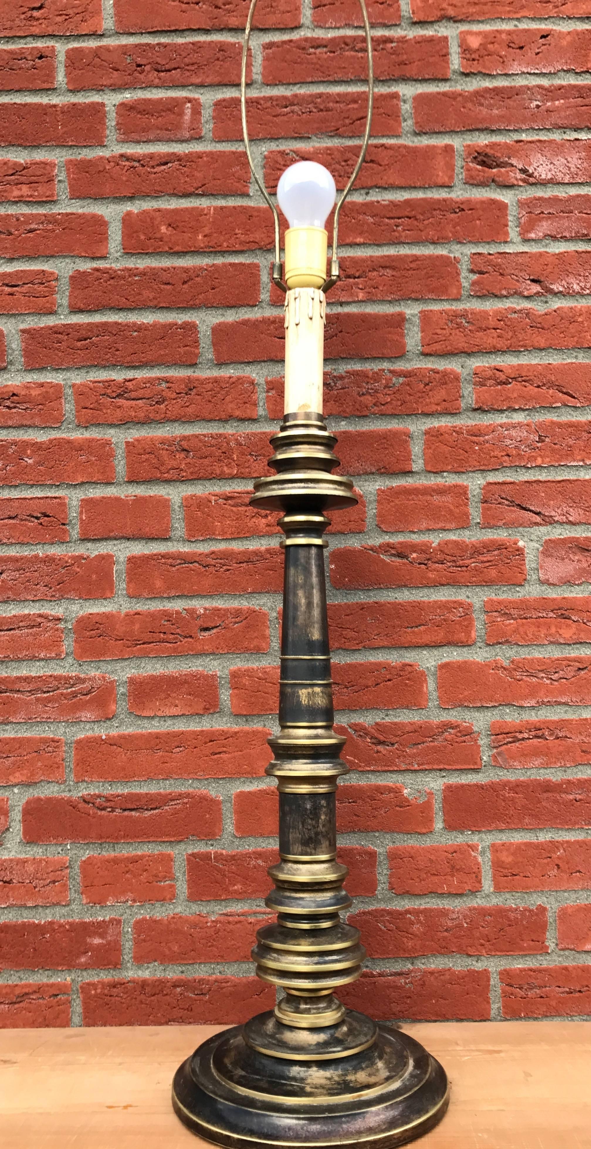 Large and good looking Italian table lamp. 

This Gaetano Sciolari vintage brass lamp is marked and numbered on the bottom (see image 9). This blackened lamp is in excellent, original condition and it will be professionally rewired for save usage,