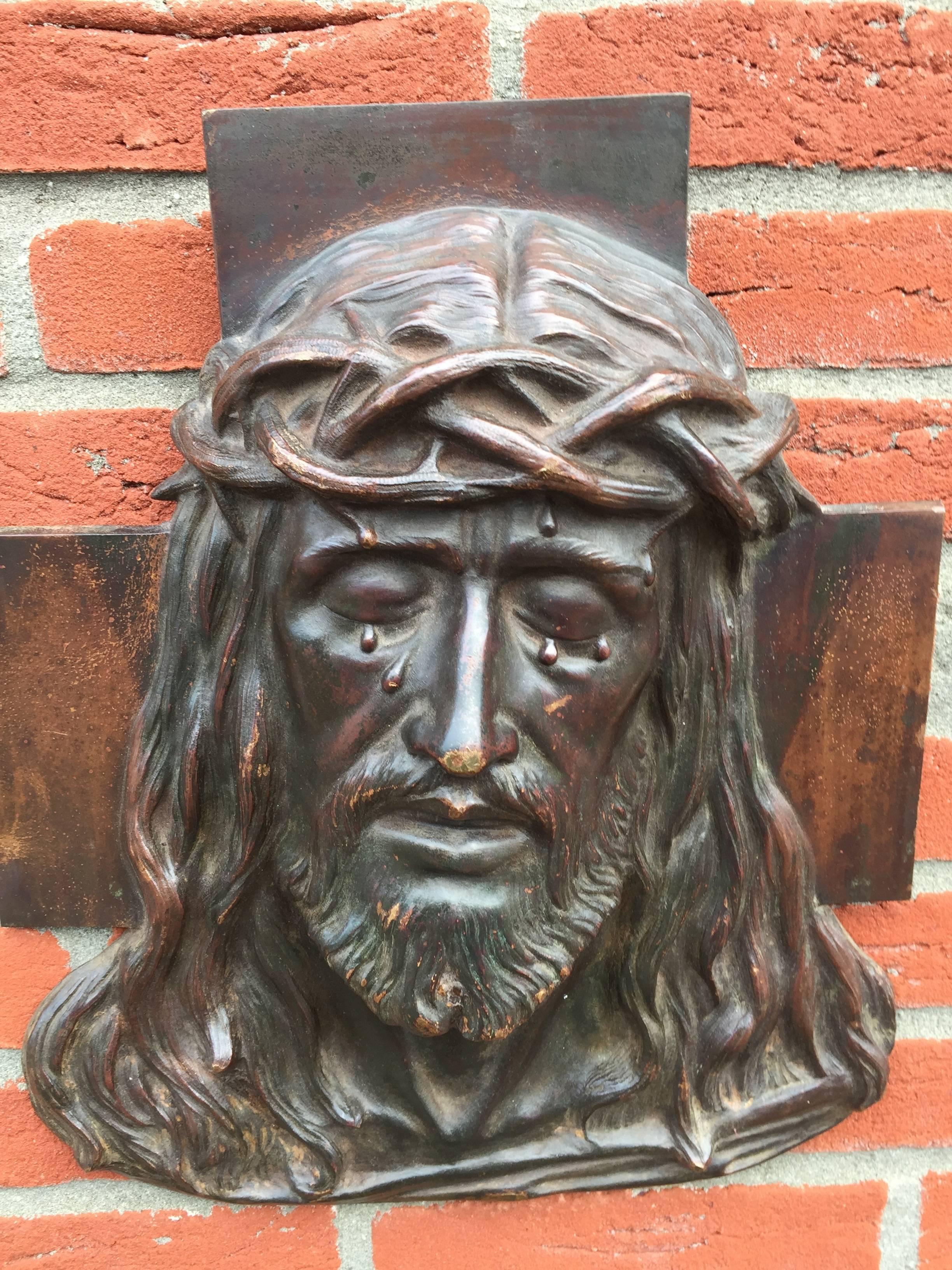 Early 1900 Art Deco Religious Bronze Wall Plaque in Relief Suffering of Christ In Good Condition In Lisse, NL