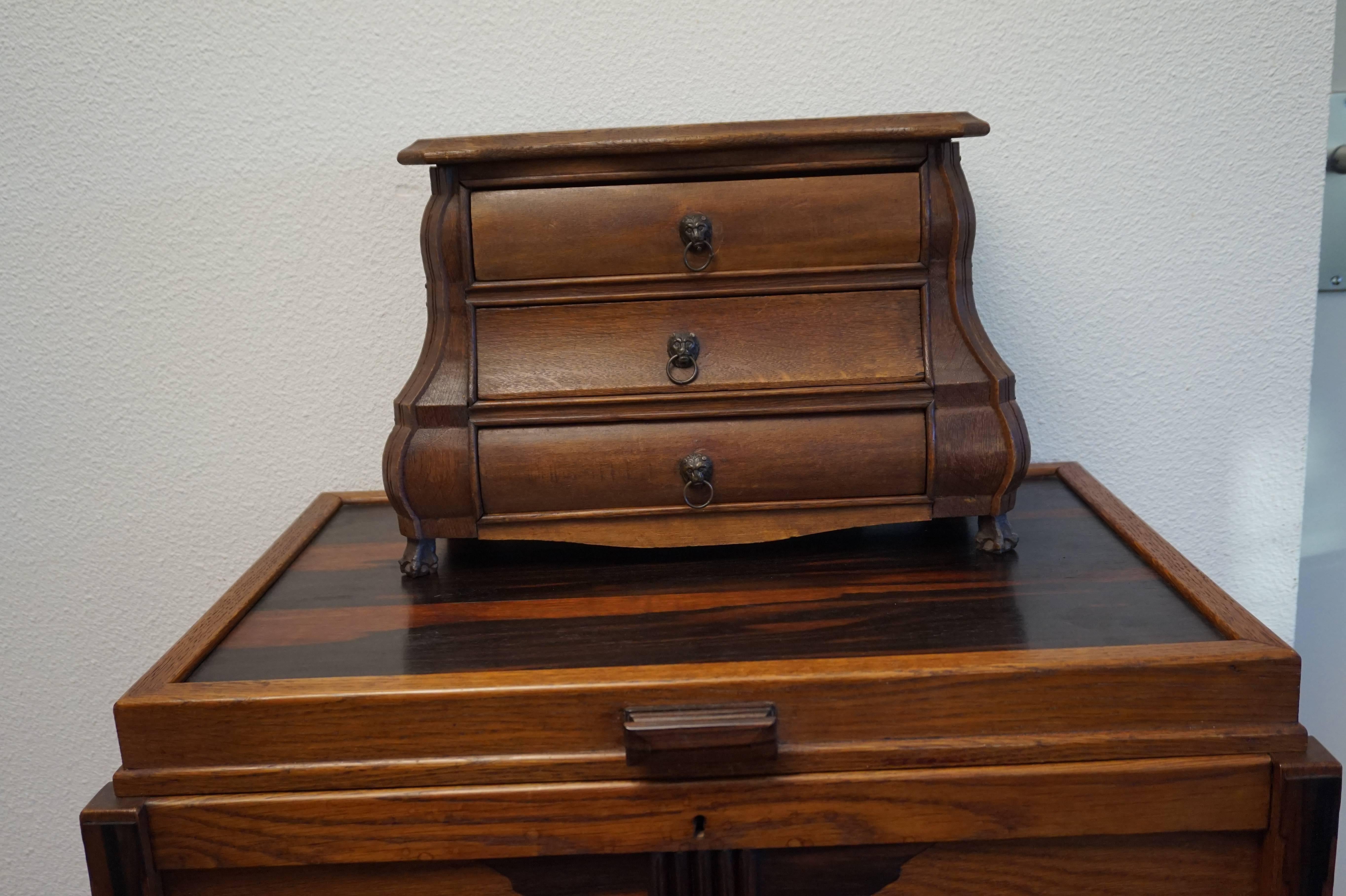 Early 20th Century, Miniature Rococo Style Dutch Chest of Drawers Oak and Beech  In Excellent Condition For Sale In Lisse, NL