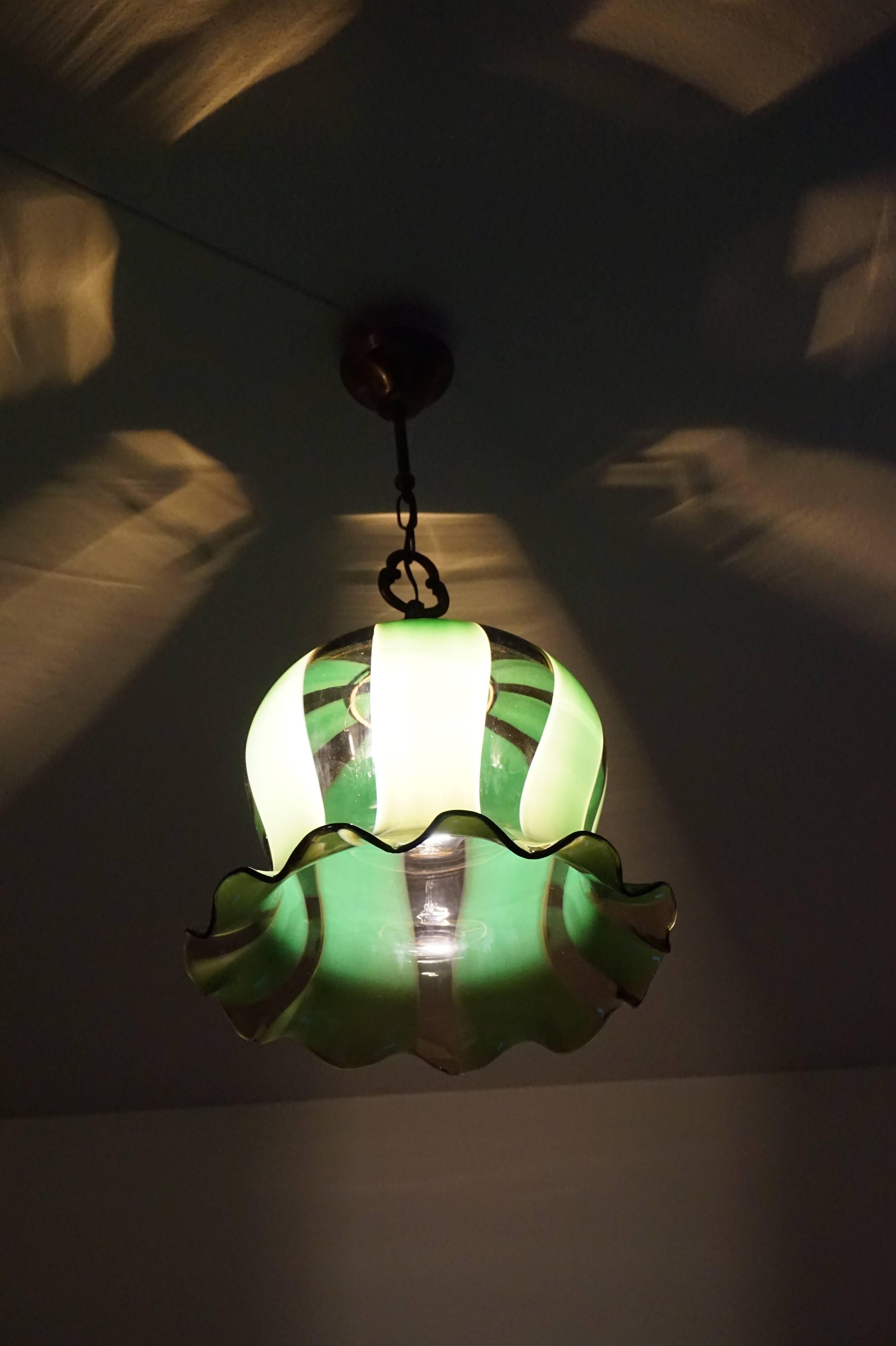 Mid-Century Modern Era Flower Design Green Pendant Light / One Light Chandelier 3