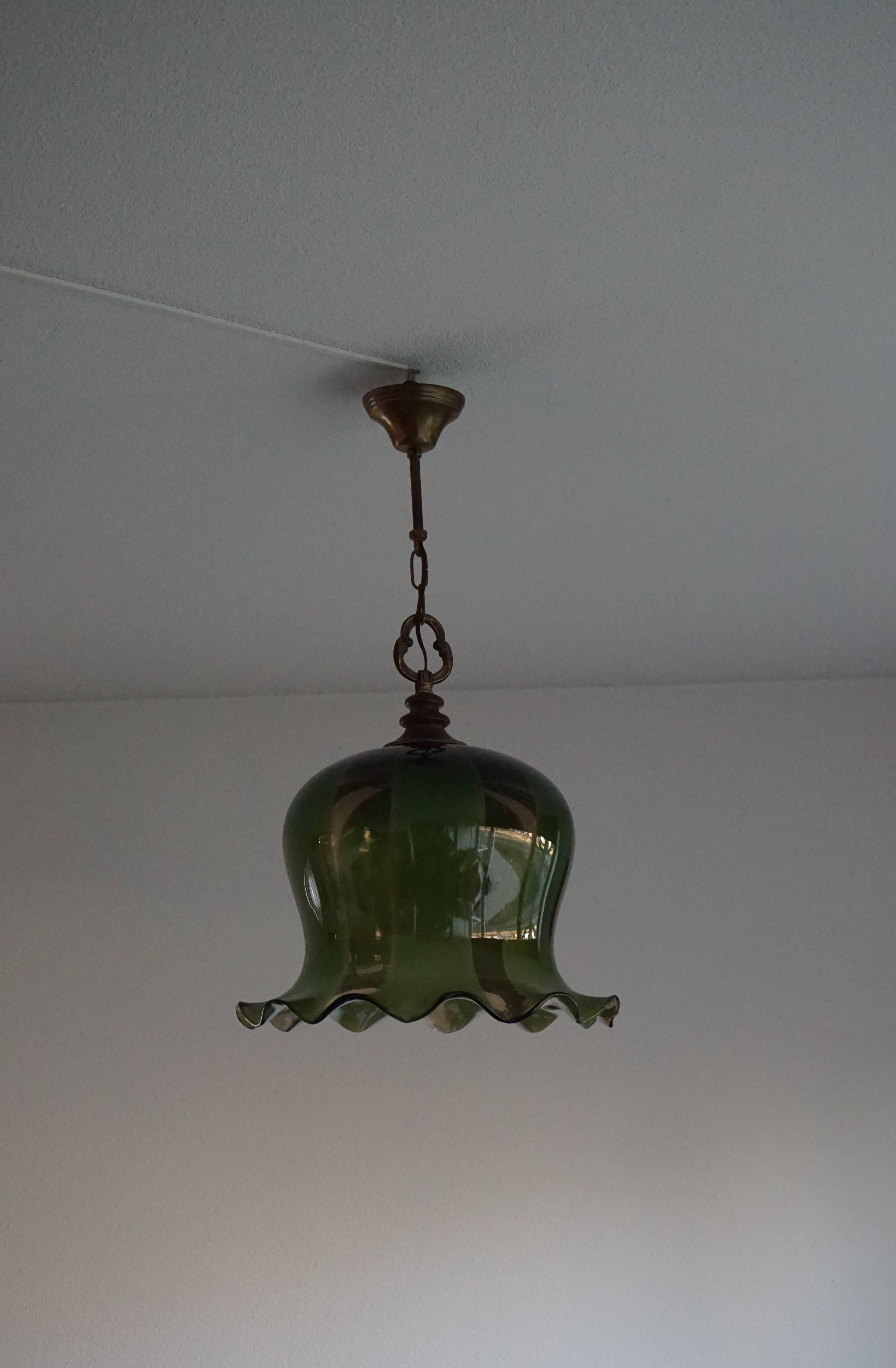 Mid-Century Modern Era Flower Design Green Pendant Light / One Light Chandelier 2