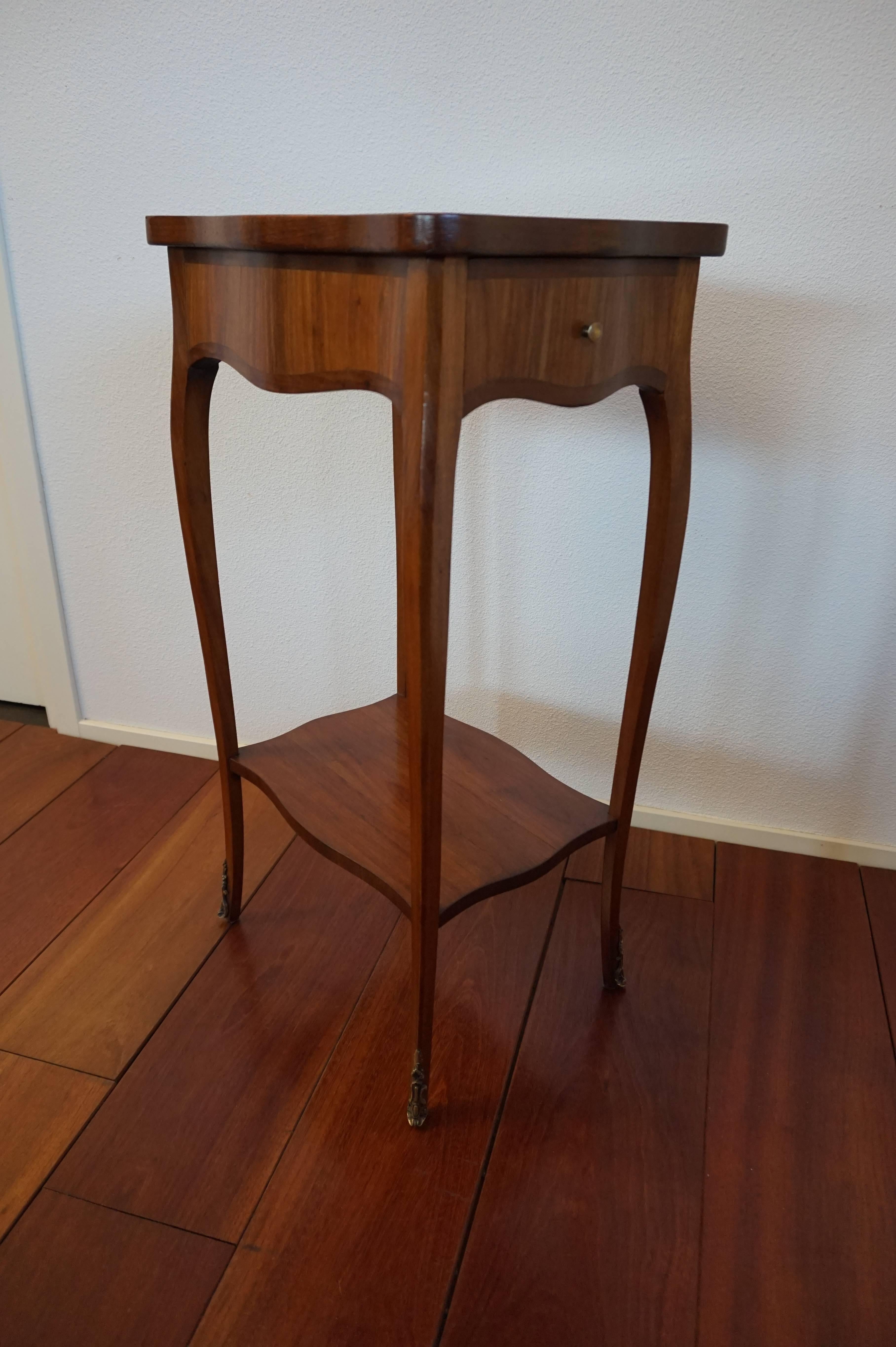 Early 1900s Mahogany and Kingwood Louis 16 Style End Table with Marquetry Inlay In Excellent Condition In Lisse, NL