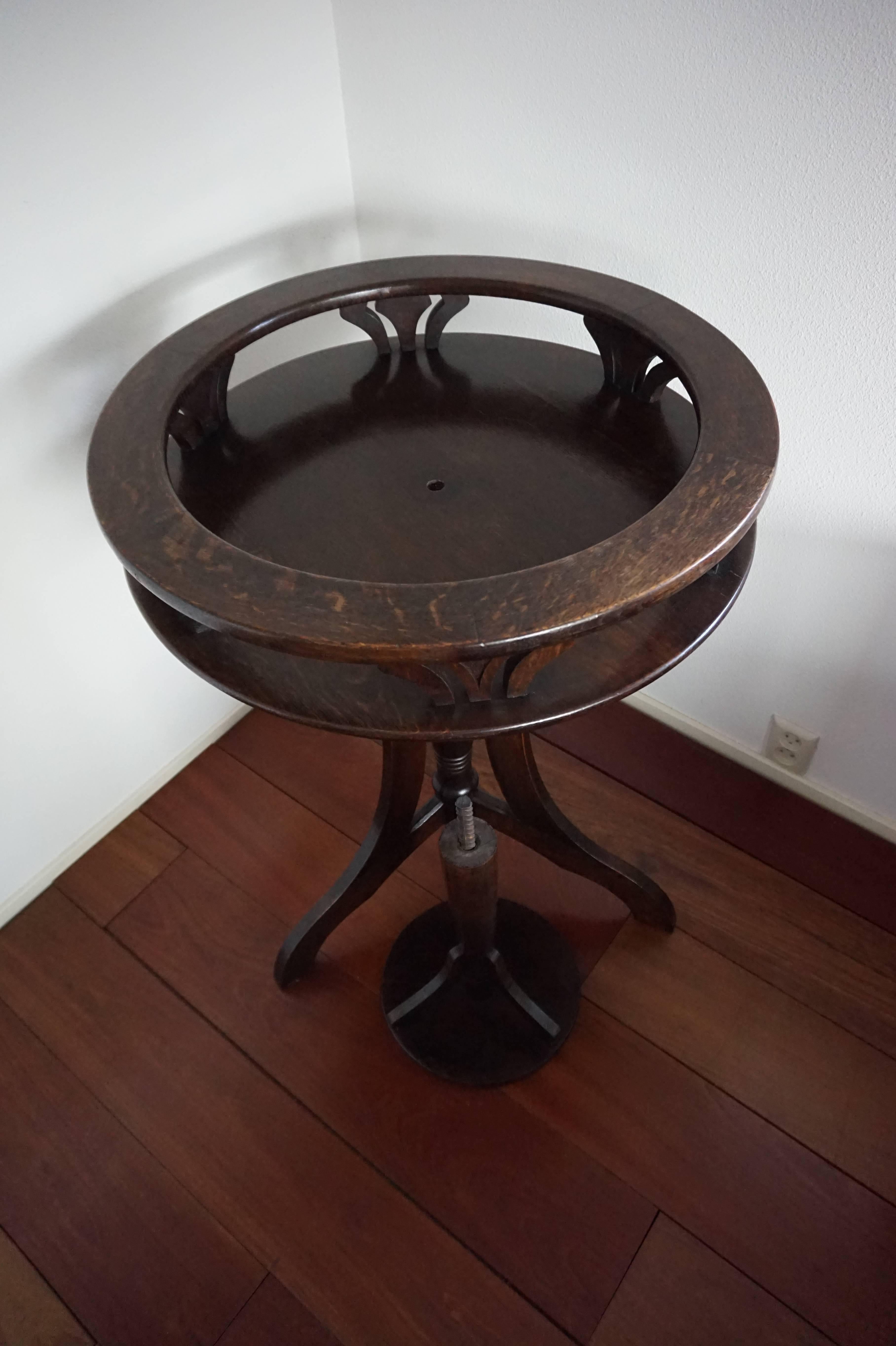 20th Century Tiger Oak Art Nouveau Drinks Table or Dry Bar with Pedestal on Top, circa 1900