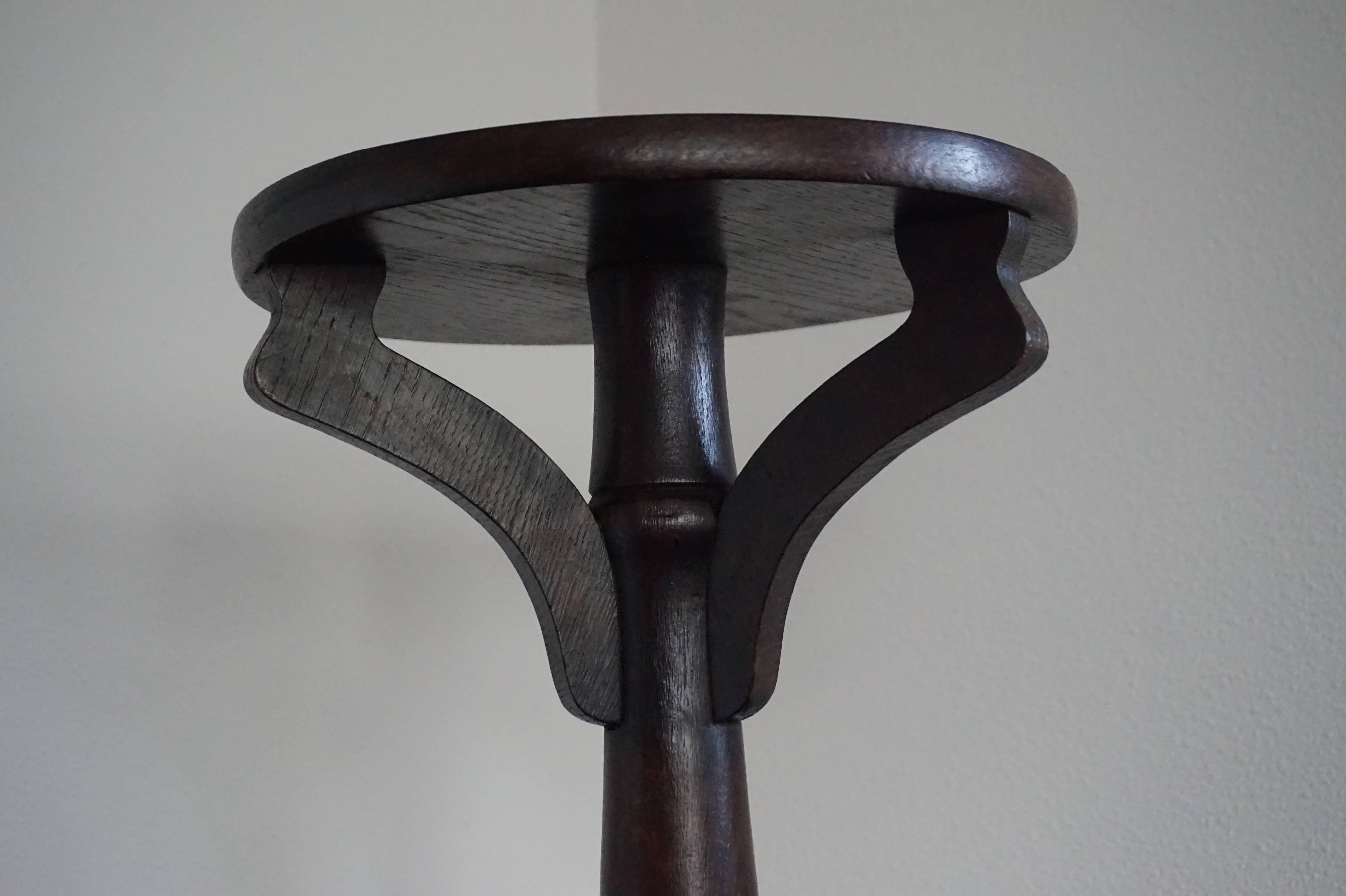 Tiger Oak Art Nouveau Drinks Table or Dry Bar with Pedestal on Top, circa 1900 2